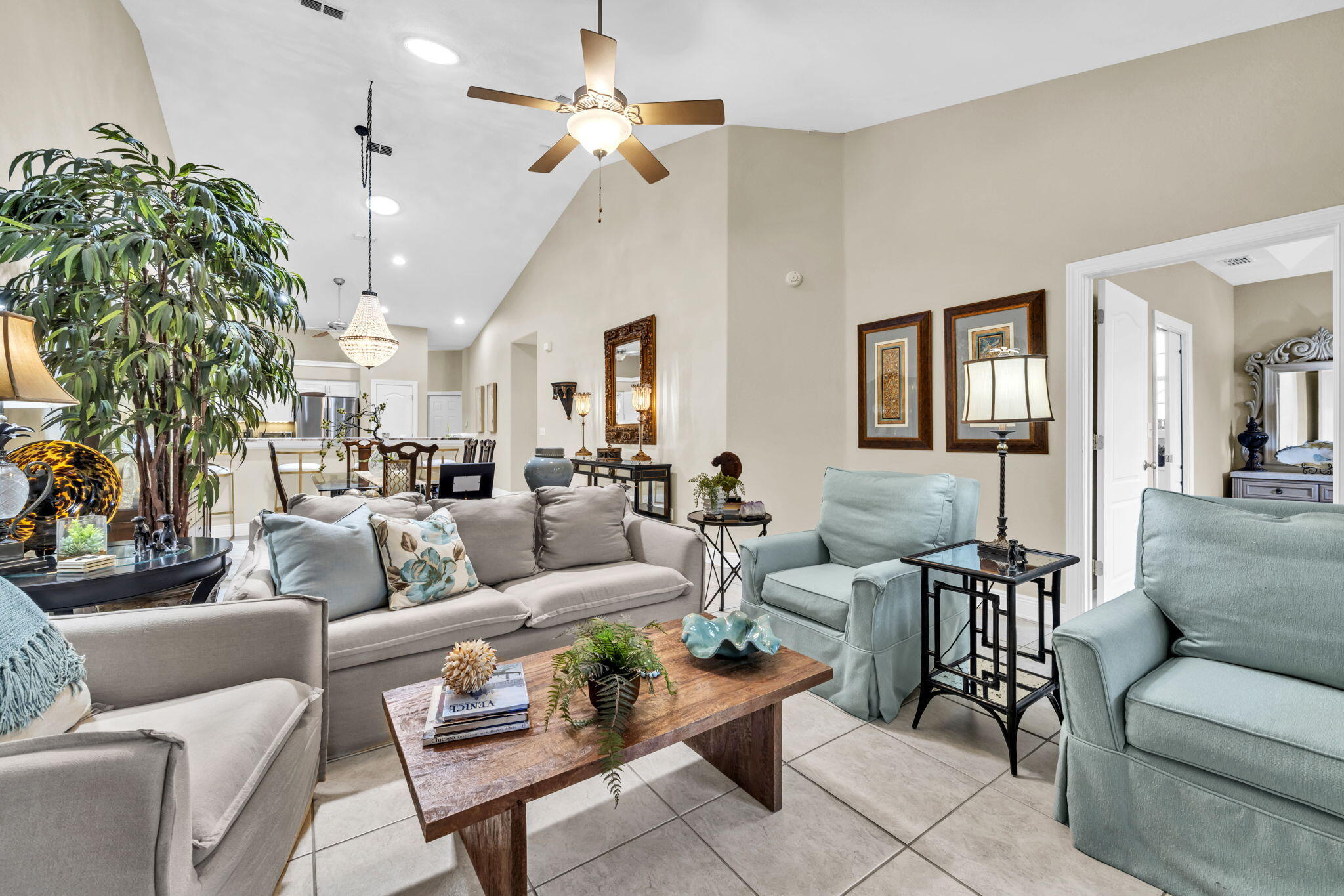 DIAMOND LAKES - Residential