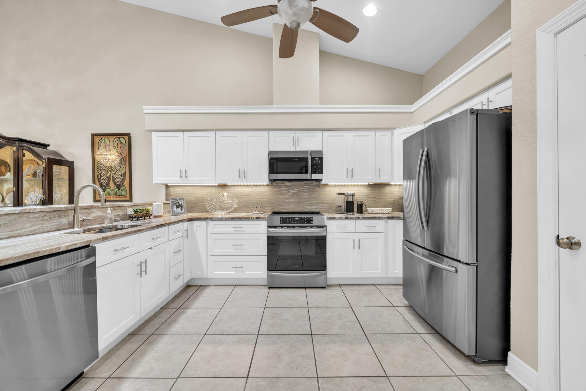 DIAMOND LAKES - Residential