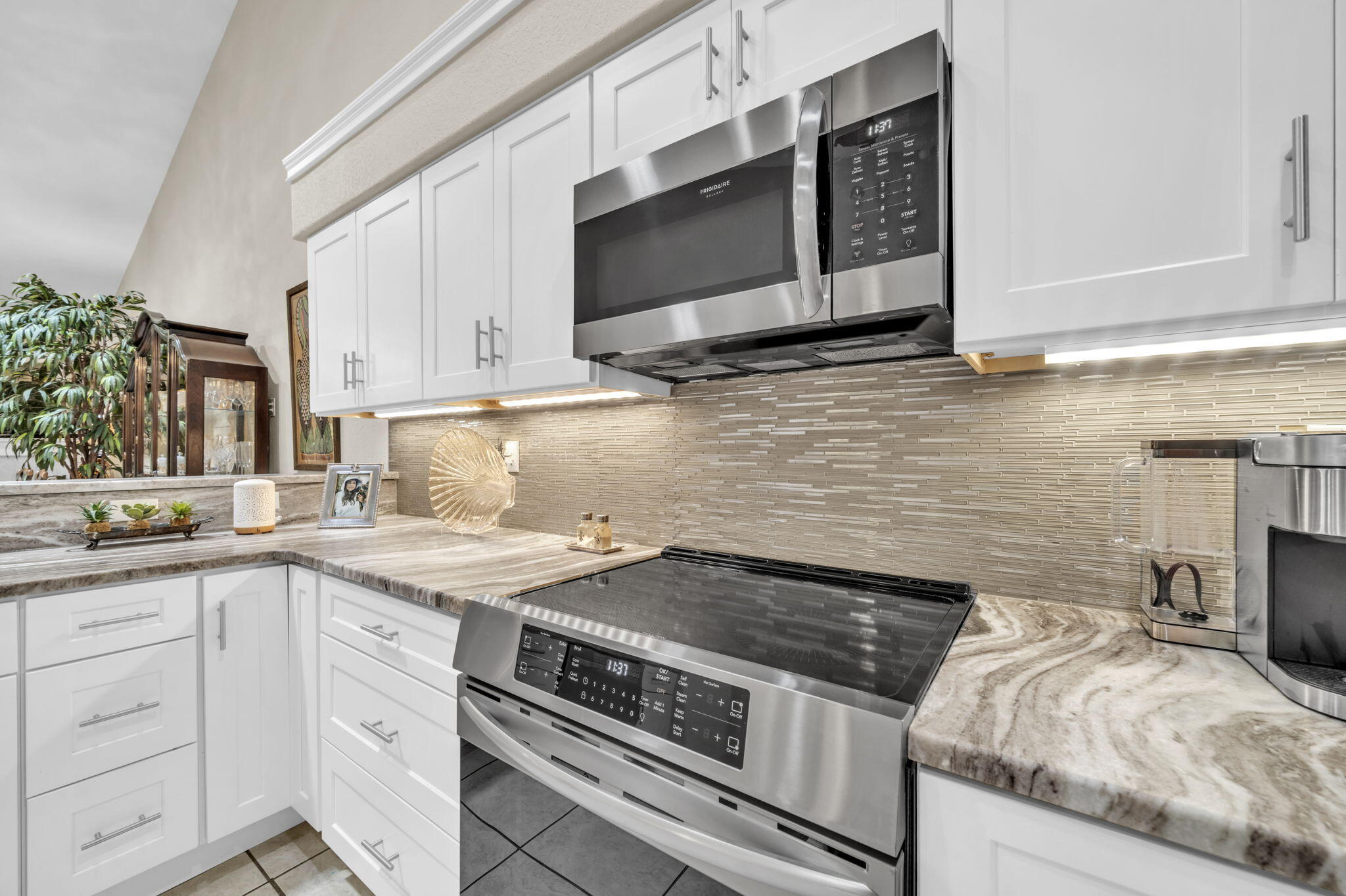DIAMOND LAKES - Residential
