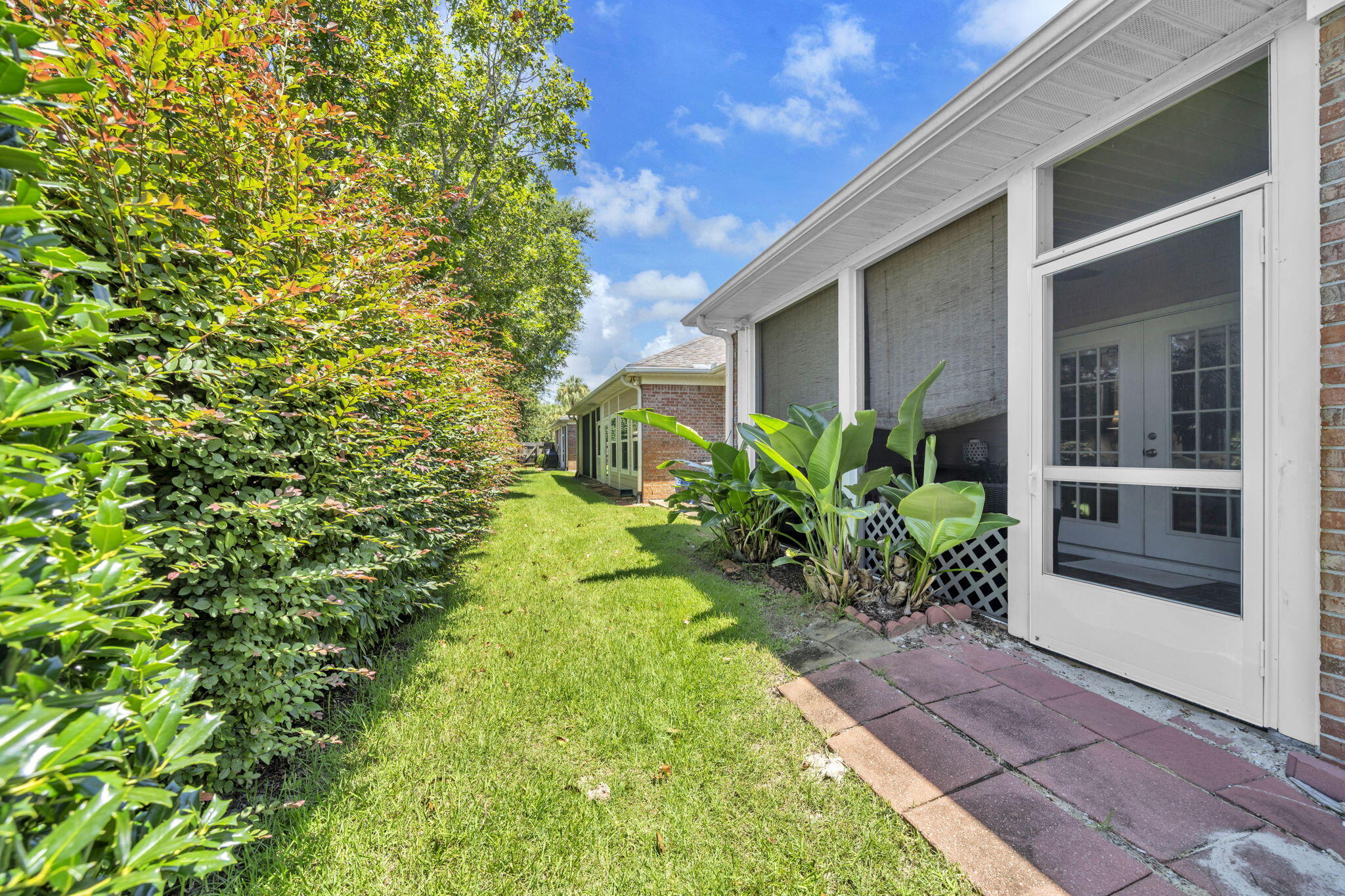 DIAMOND LAKES - Residential