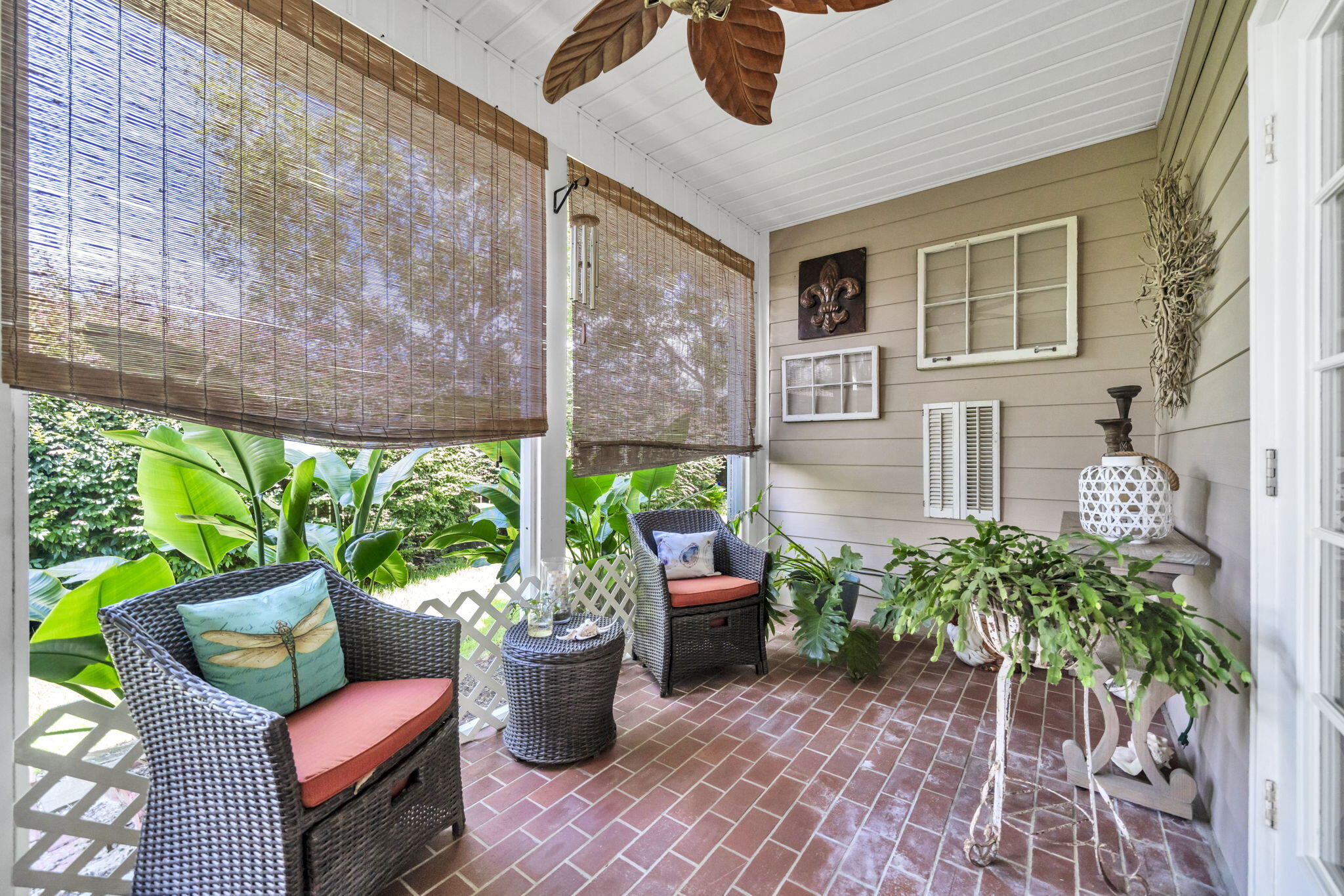 DIAMOND LAKES - Residential