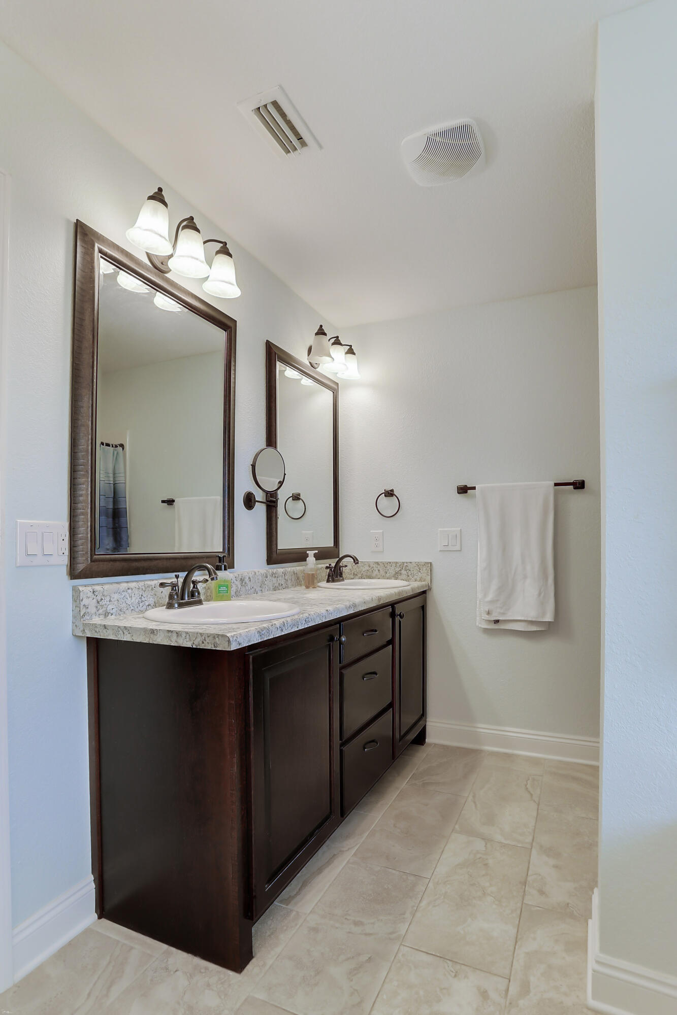 COVINGTON WOODS - Residential