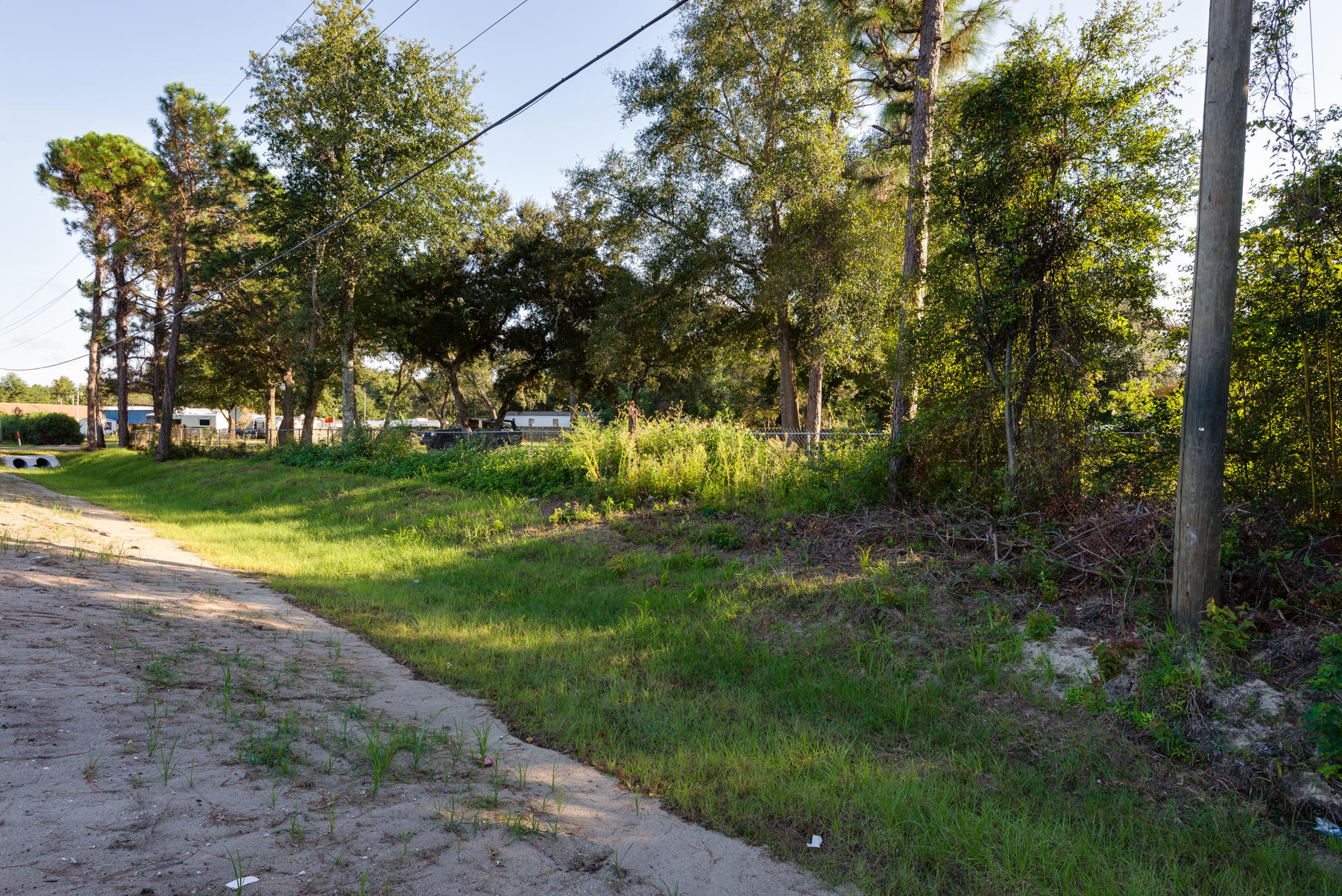 Highway 20; east of Niceville - Land