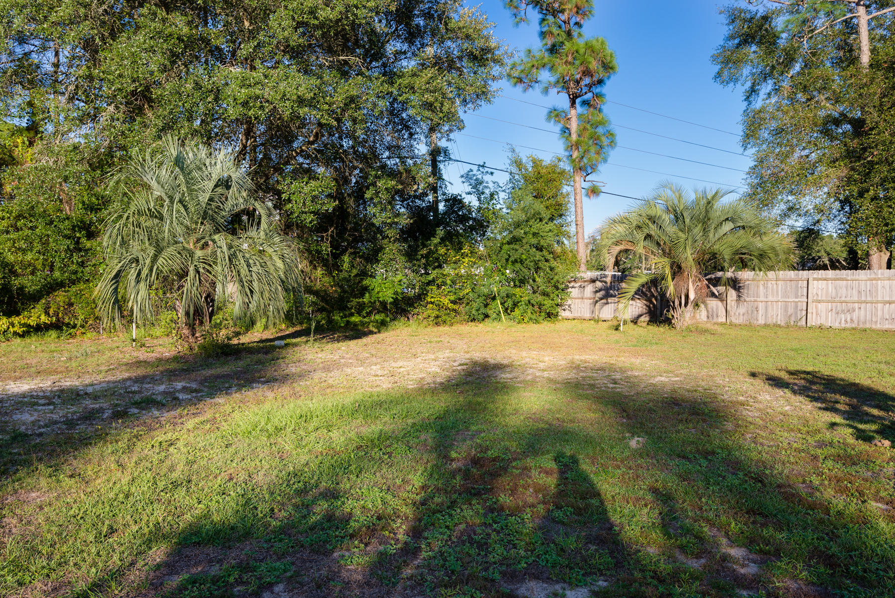 Highway 20; east of Niceville - Land