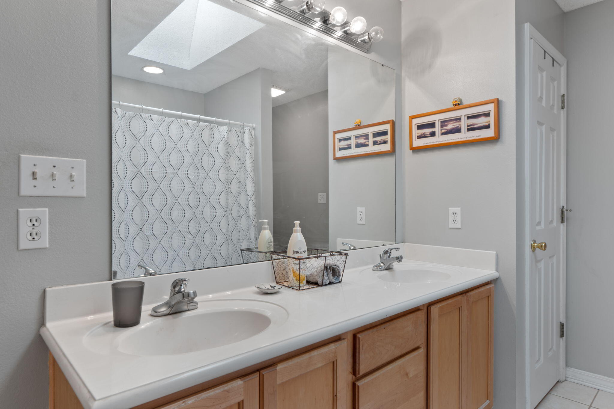 NORTH RIDGE GARDENS - Residential