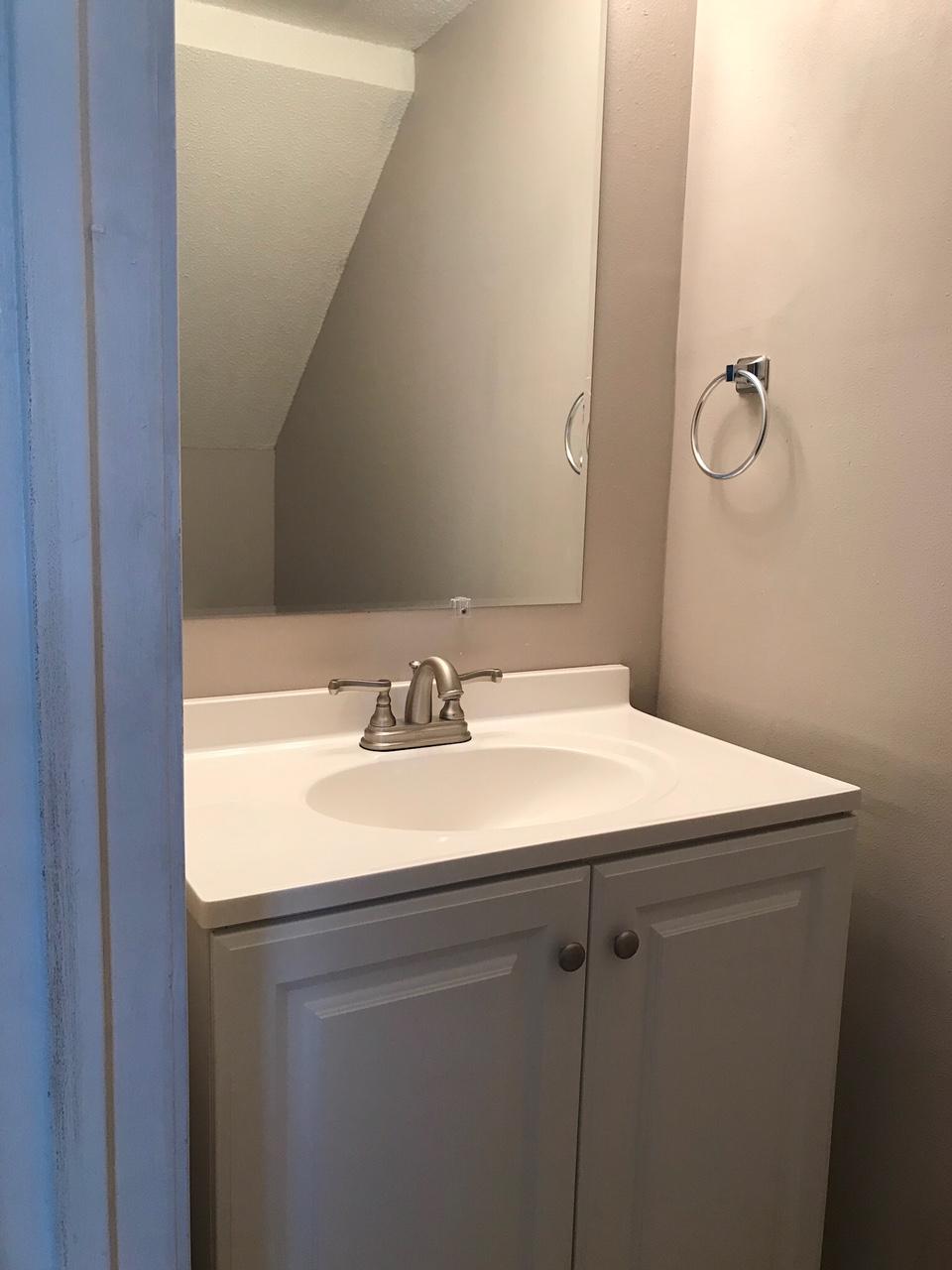 VIKING MANOR PH 1 - Residential Lease