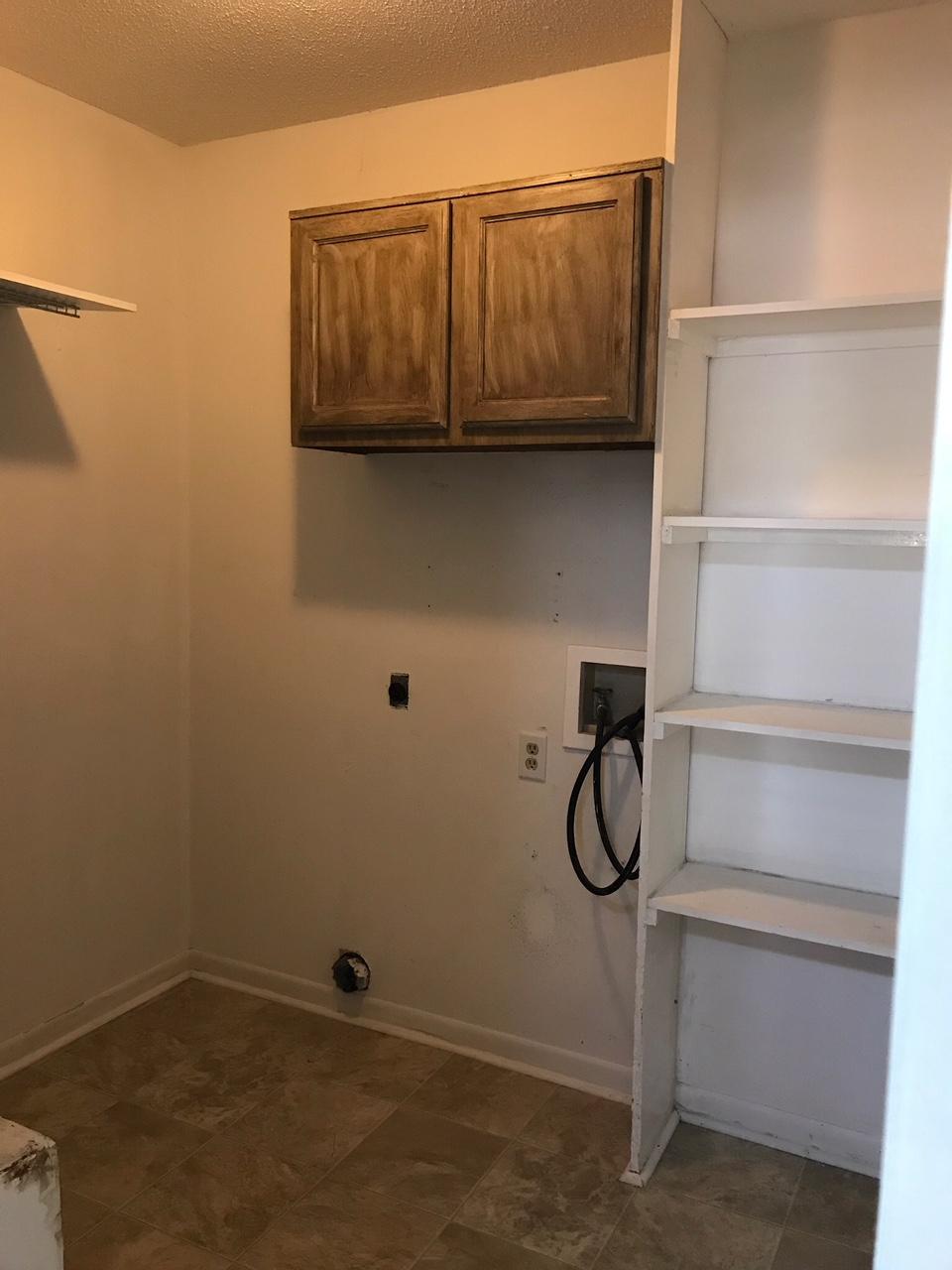 VIKING MANOR PH 1 - Residential Lease