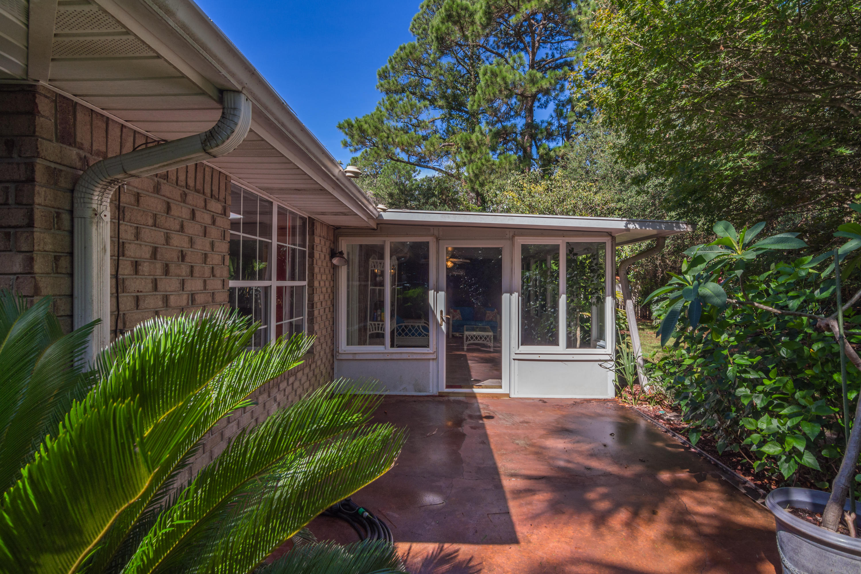 BISCAYNE POINTE - Residential