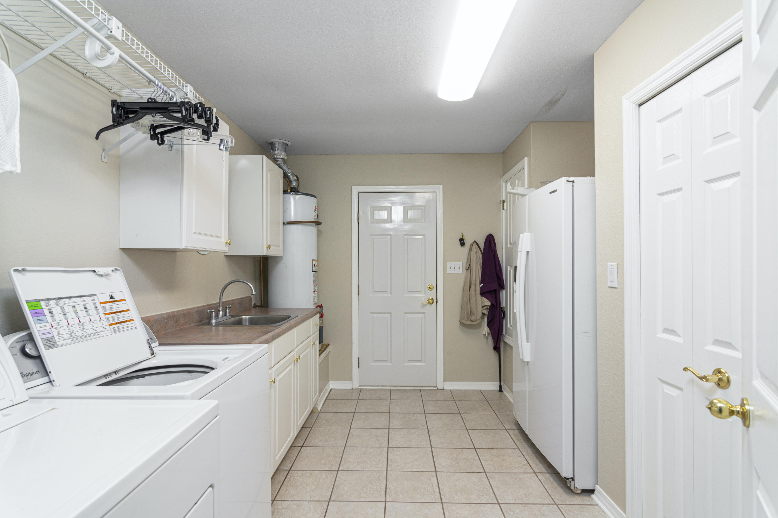 BISCAYNE POINTE - Residential