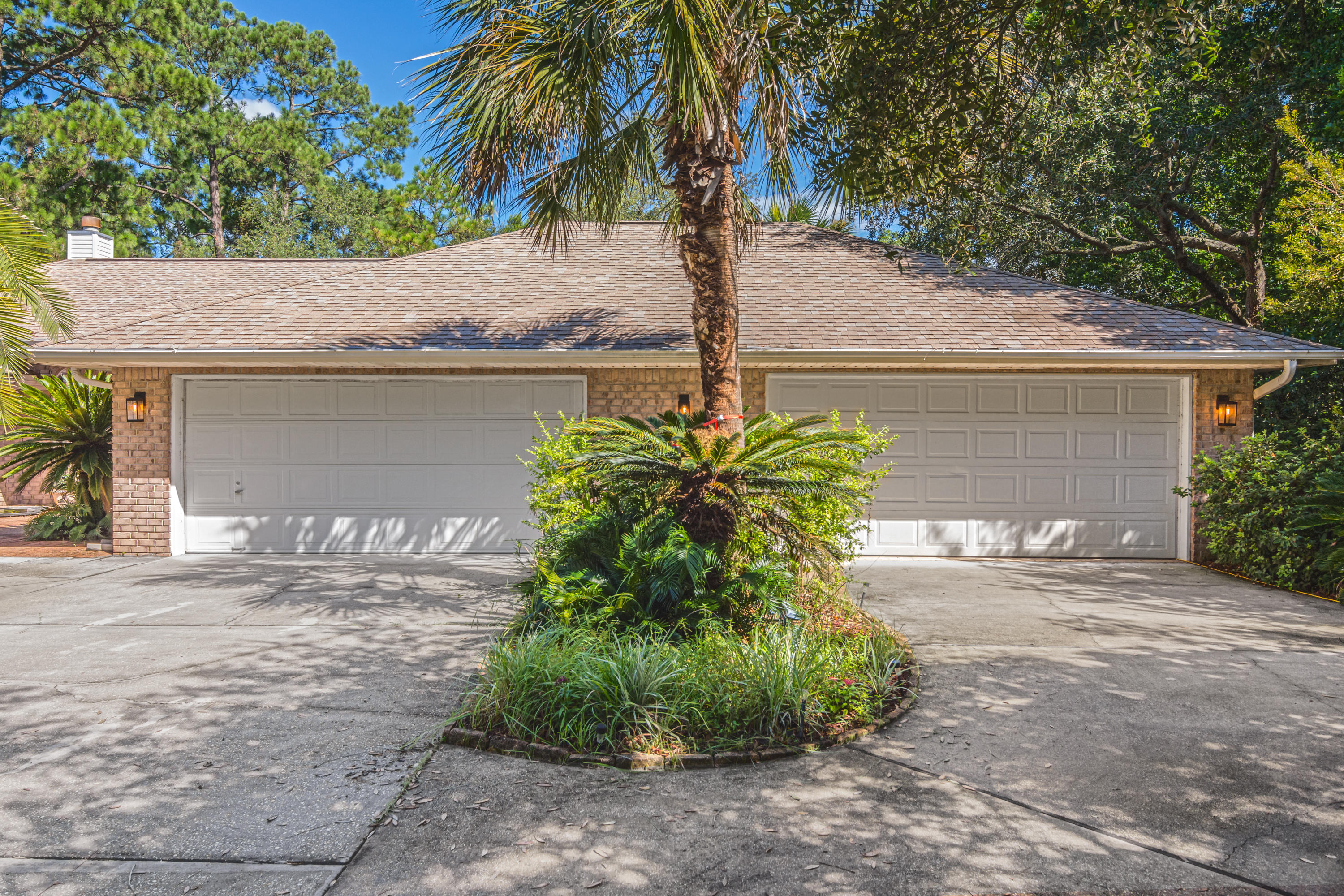 BISCAYNE POINTE - Residential