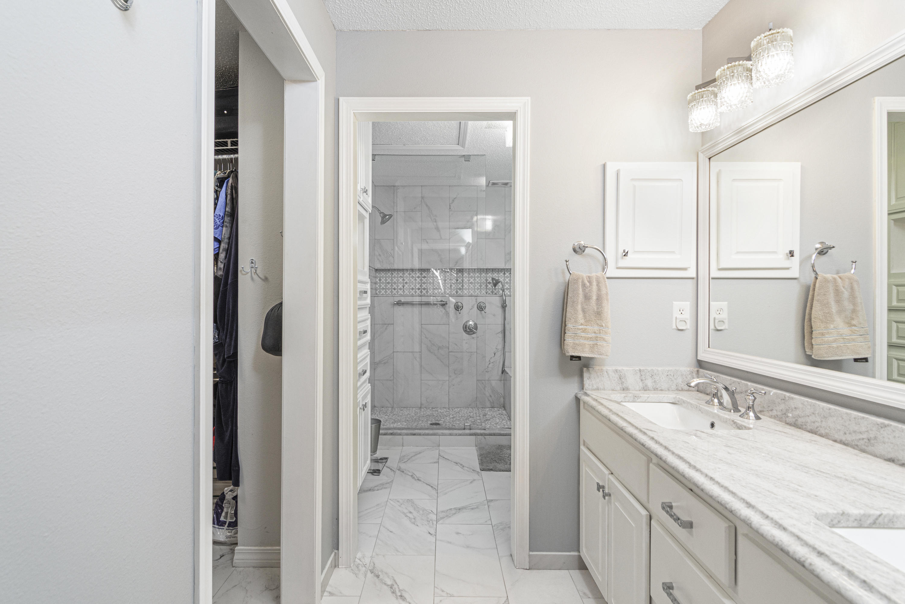 BISCAYNE POINTE - Residential