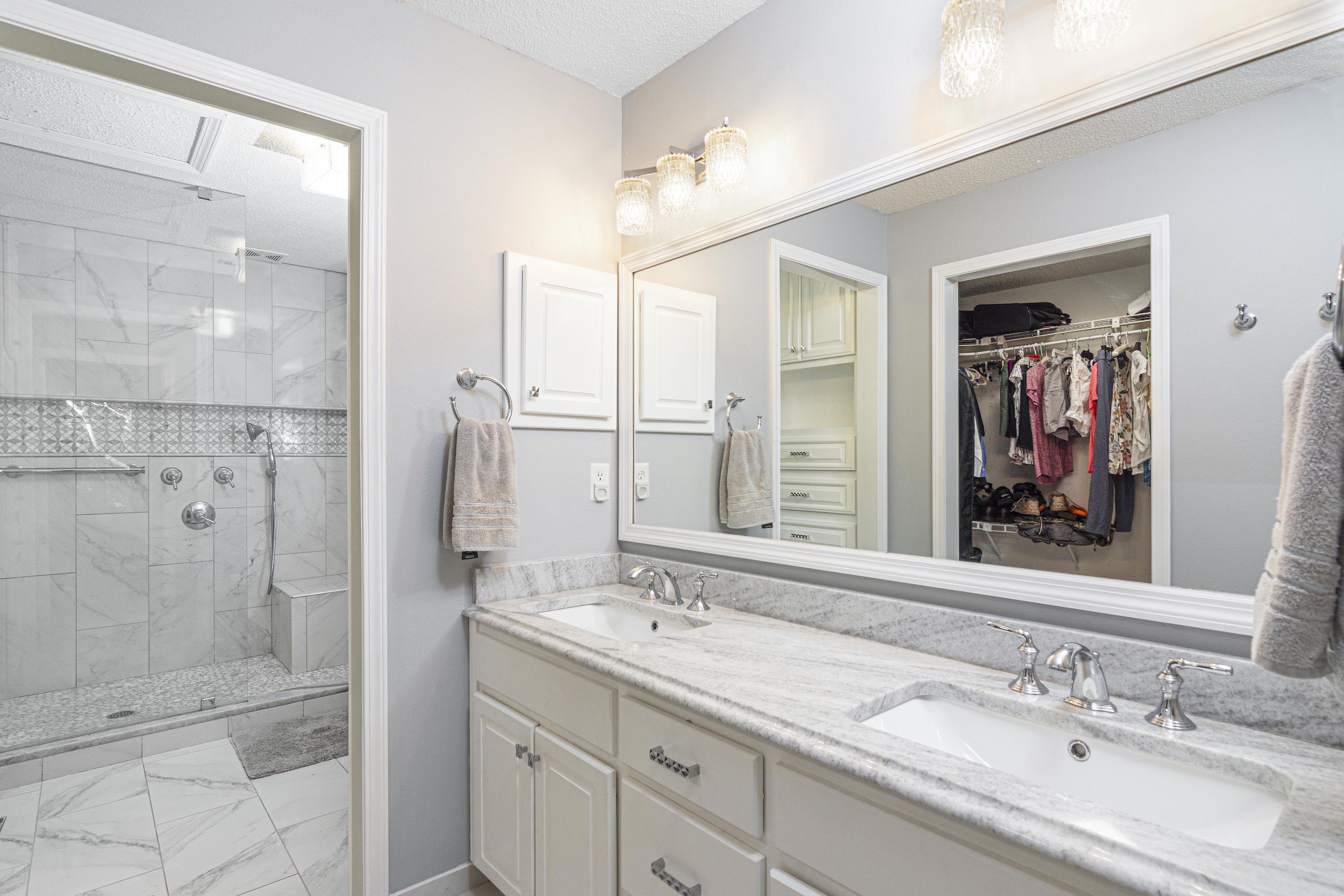 BISCAYNE POINTE - Residential