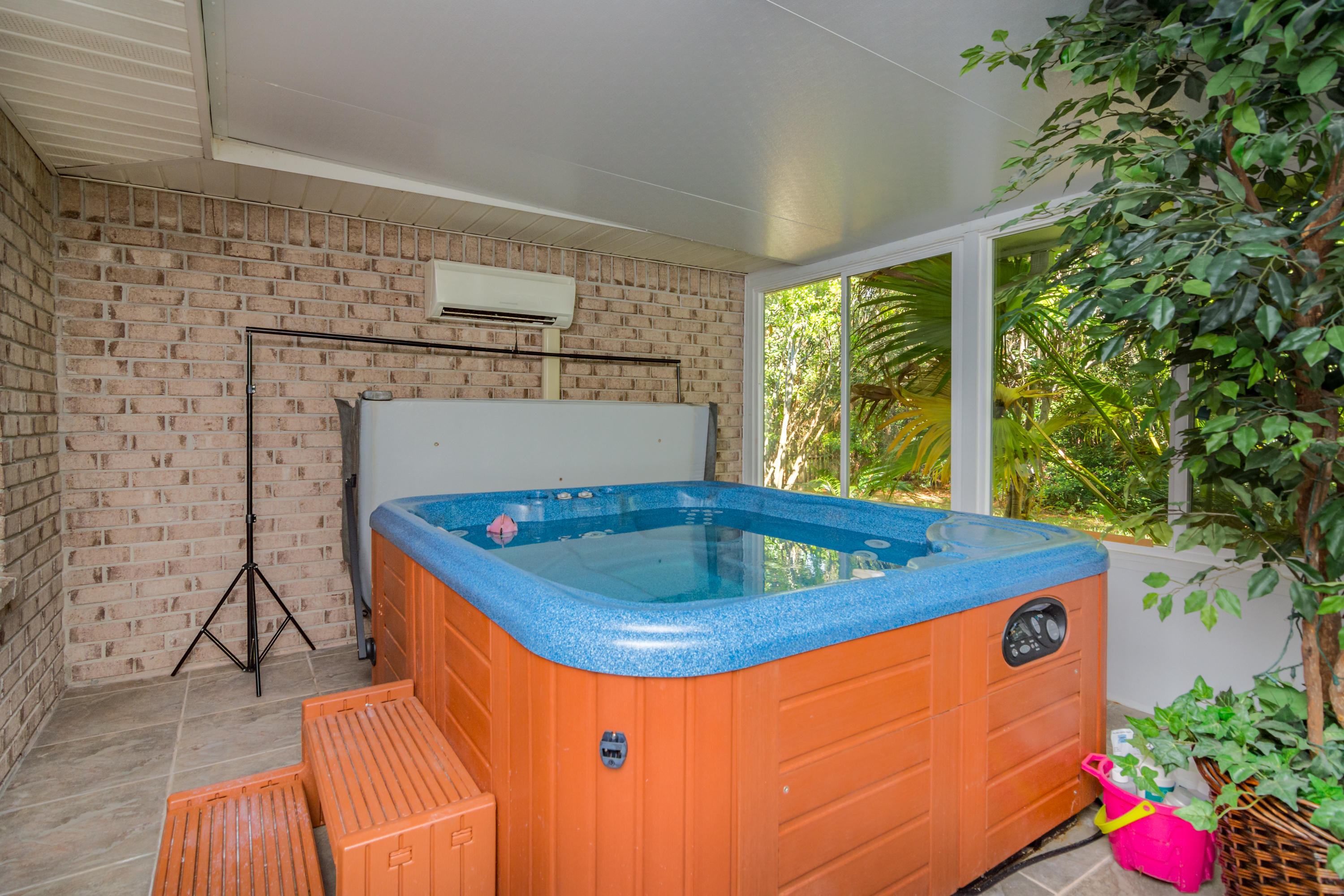 BISCAYNE POINTE - Residential