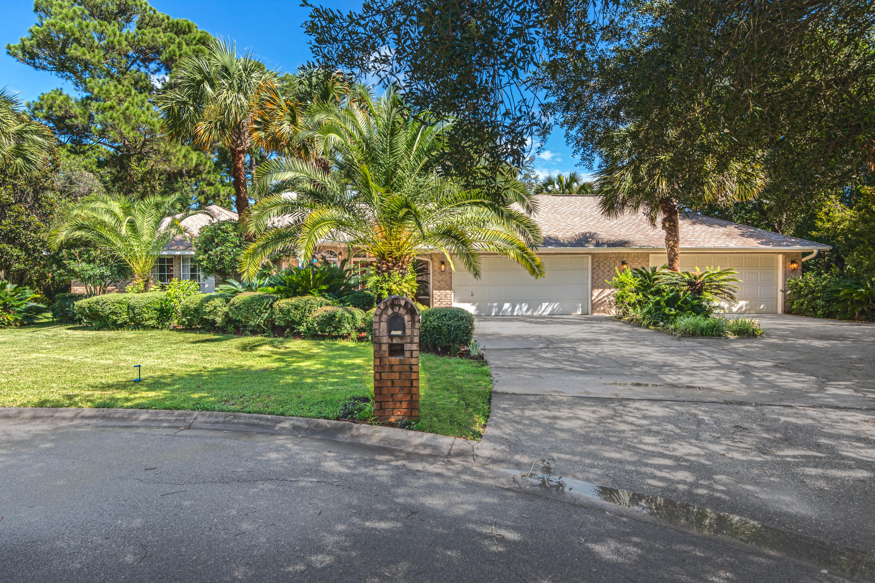 BISCAYNE POINTE - Residential
