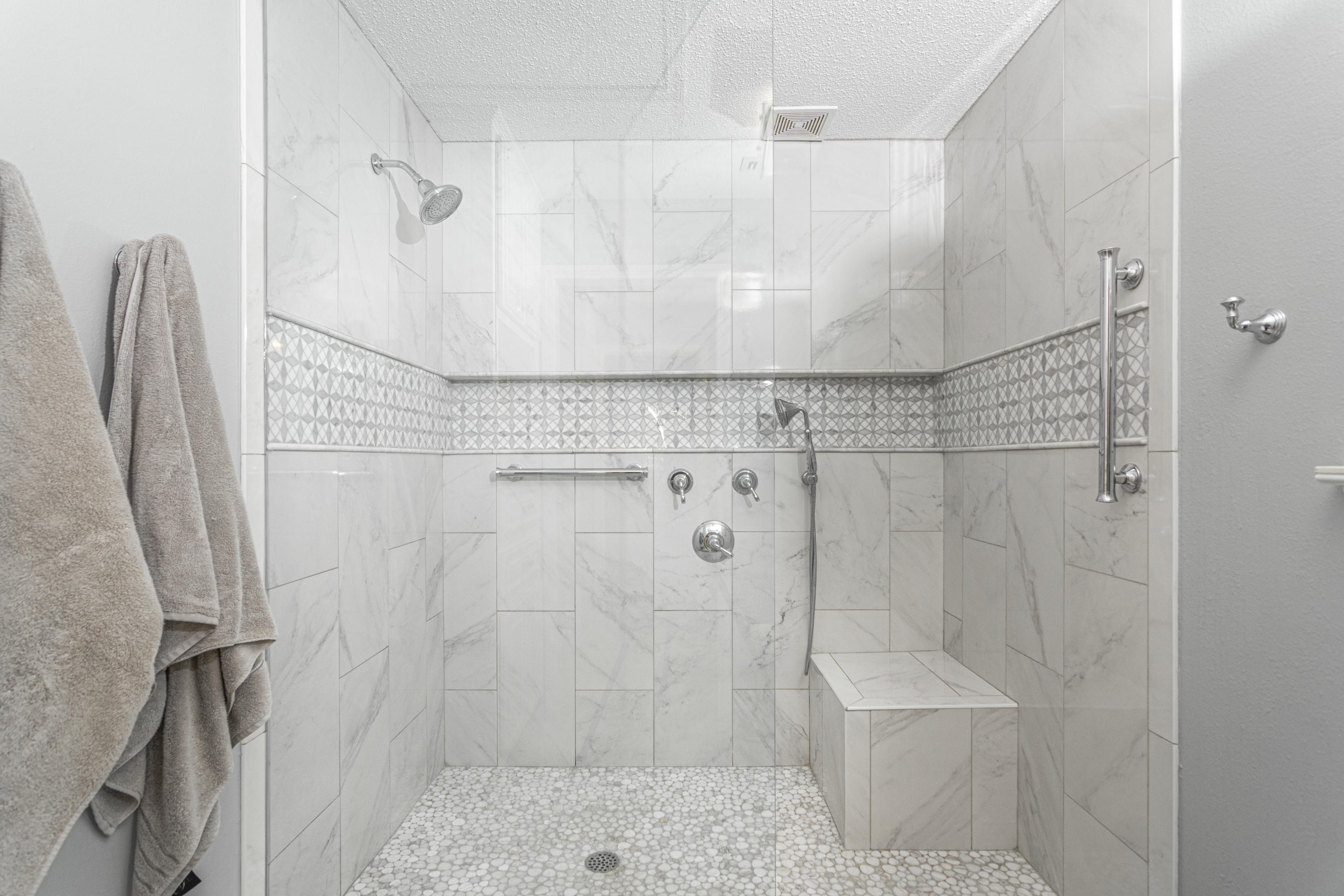 BISCAYNE POINTE - Residential