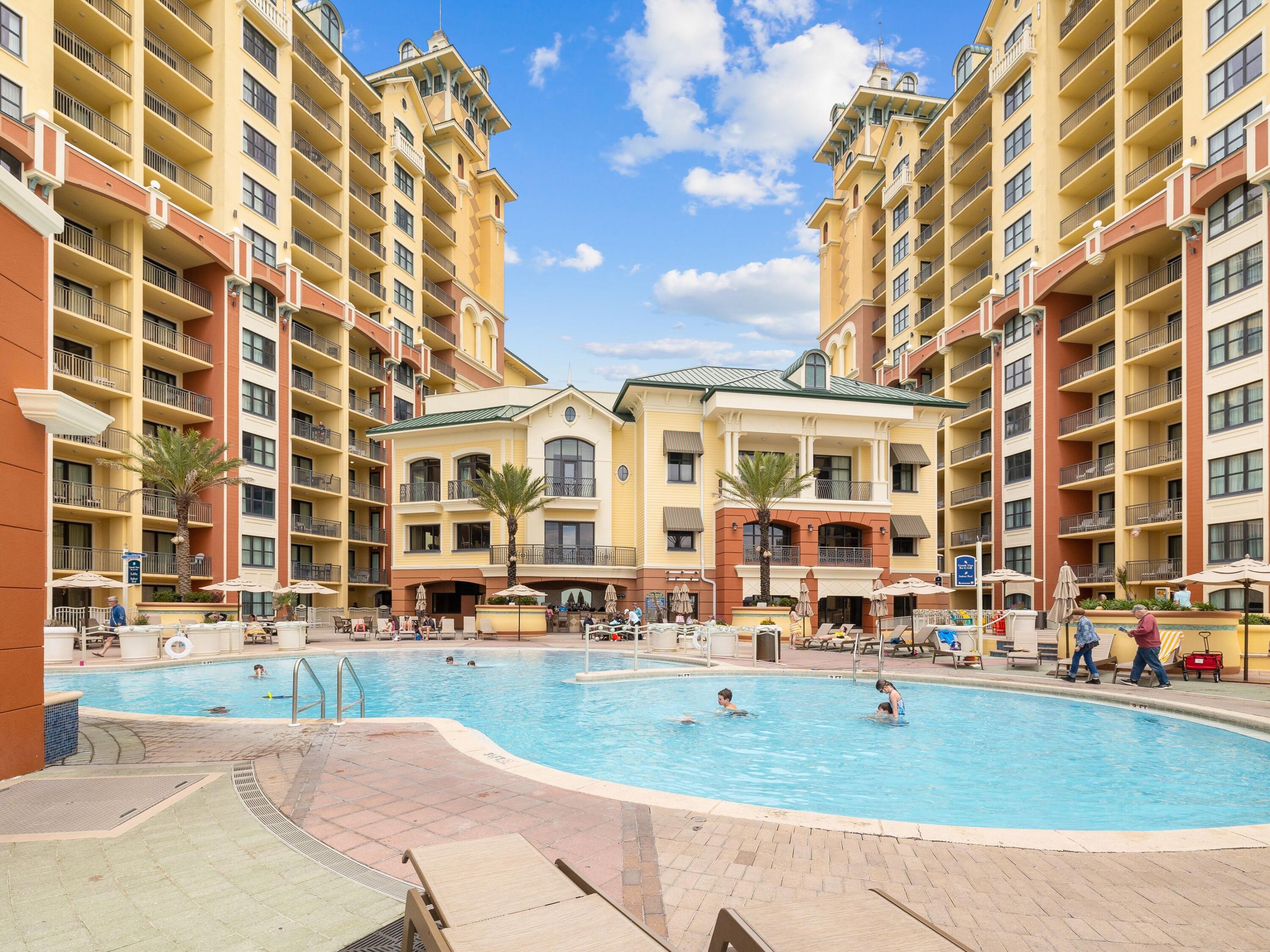 EMERALD GRANDE - Residential