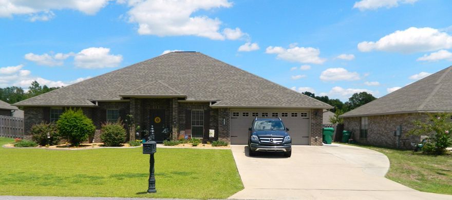 AVAILABLE 08/01/2015: THIS ALL BRICK 5BR/3BA HOME IS LOCATED IN LEE FARMS SUBDIVISION. SOME OF THE FEATURES THIS HOME OFFERS ARE GRANITE COUNTER TOPS, BONUS ROOM, CROWN MOLDING, STAINLESS APPLIANCES, PRIVACY FENCED YARD, DOUBLE VANITY IN MASTER BATH AND TILE/LAMINATE/CARPET FLOORING. SMALL DOG UNDER 20LBS ALLOWED WITH OWNER'S APPROVAL. NO SMOKING INSIDE PROPERTY. TENANT TO VERIFY ROOM MEASUREMENTS AND SCHOOLS