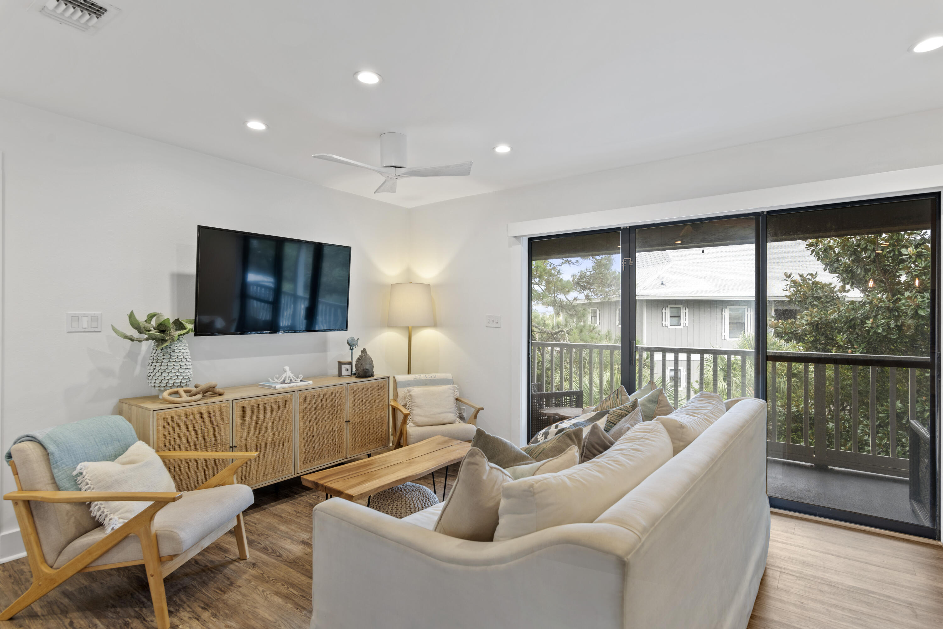 BEACHWOOD VILLAS CONDO - Residential Lease