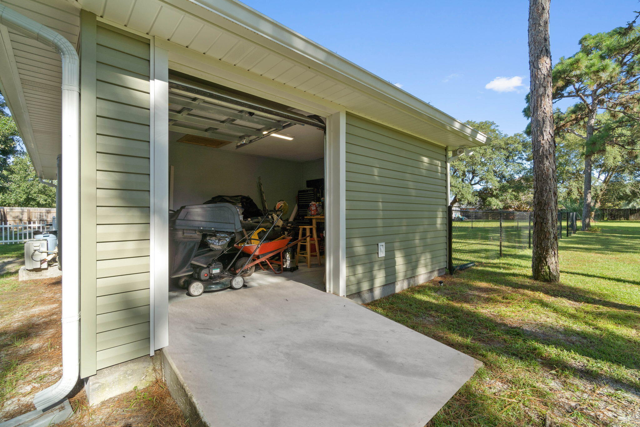 HOLLEY BY THE SEA - Residential