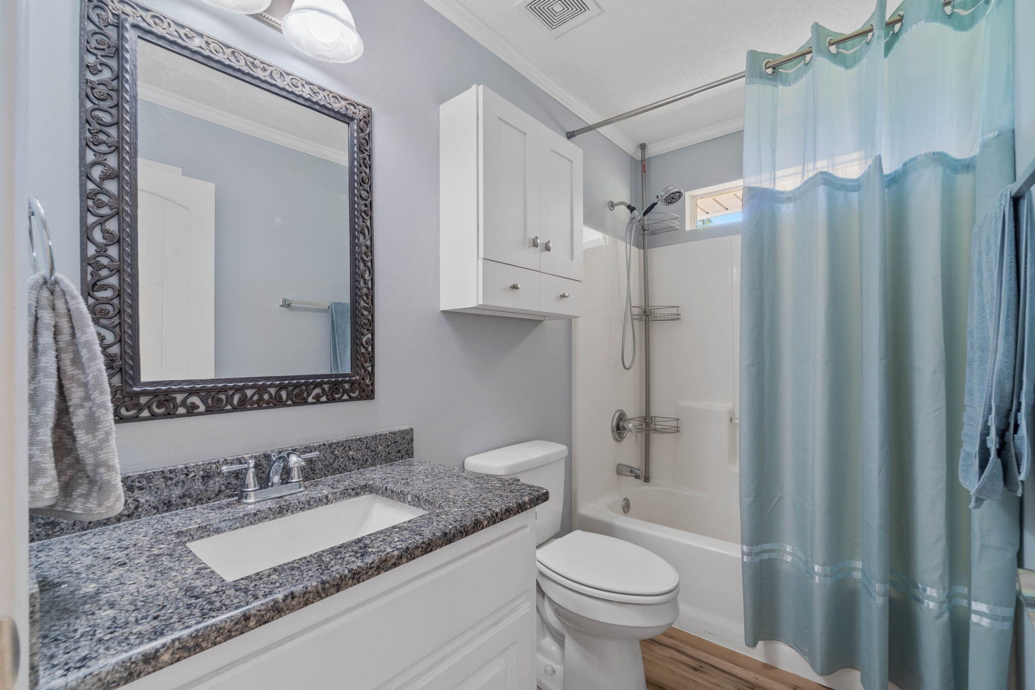 HOLLEY BY THE SEA - Residential