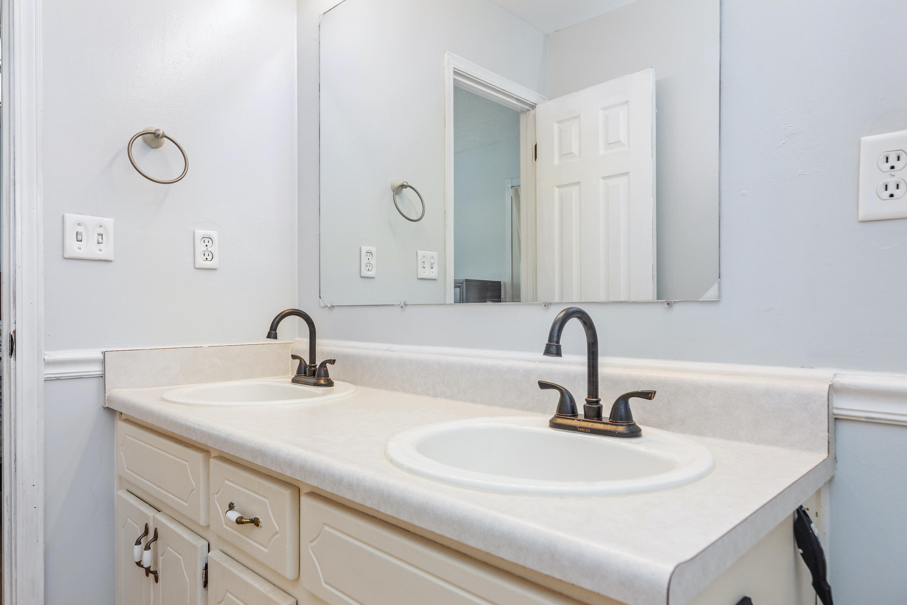 SHOAL CREEK MANOR WEST - Residential