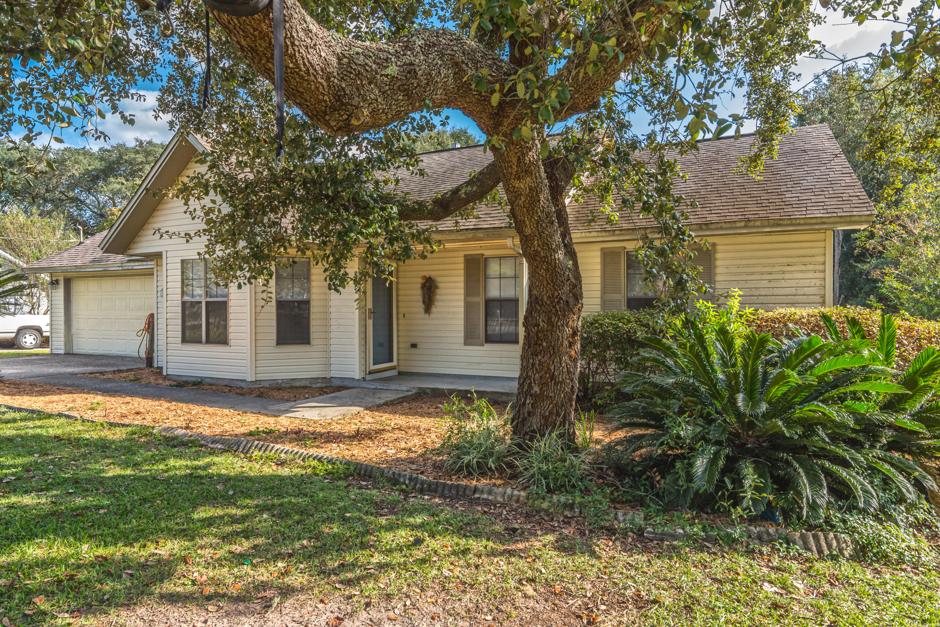 SHOAL CREEK MANOR WEST - Residential