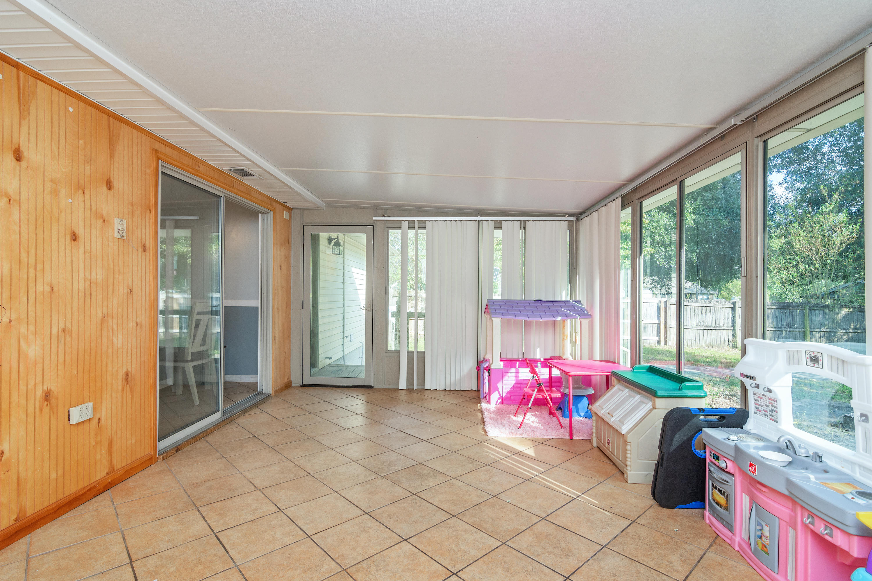 SHOAL CREEK MANOR WEST - Residential
