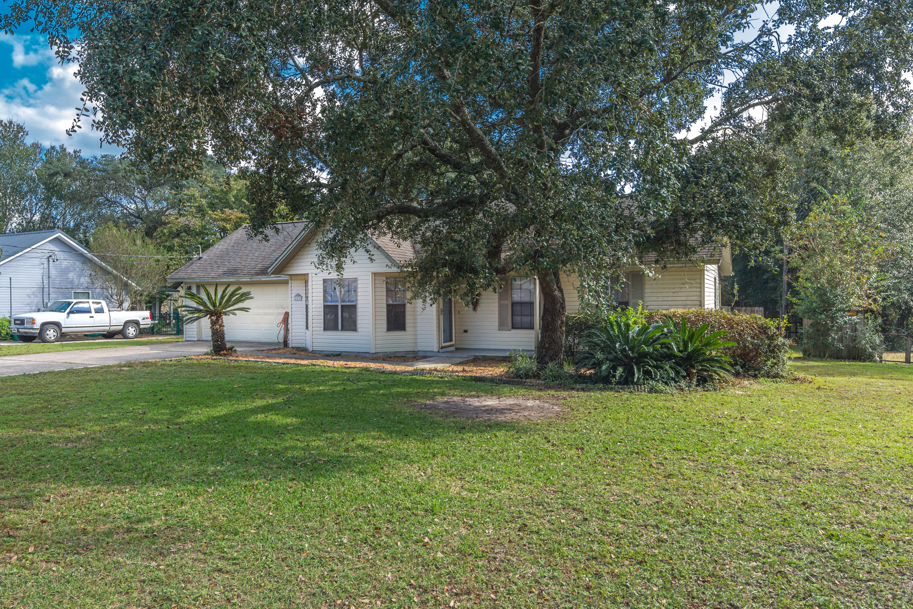 SHOAL CREEK MANOR WEST - Residential