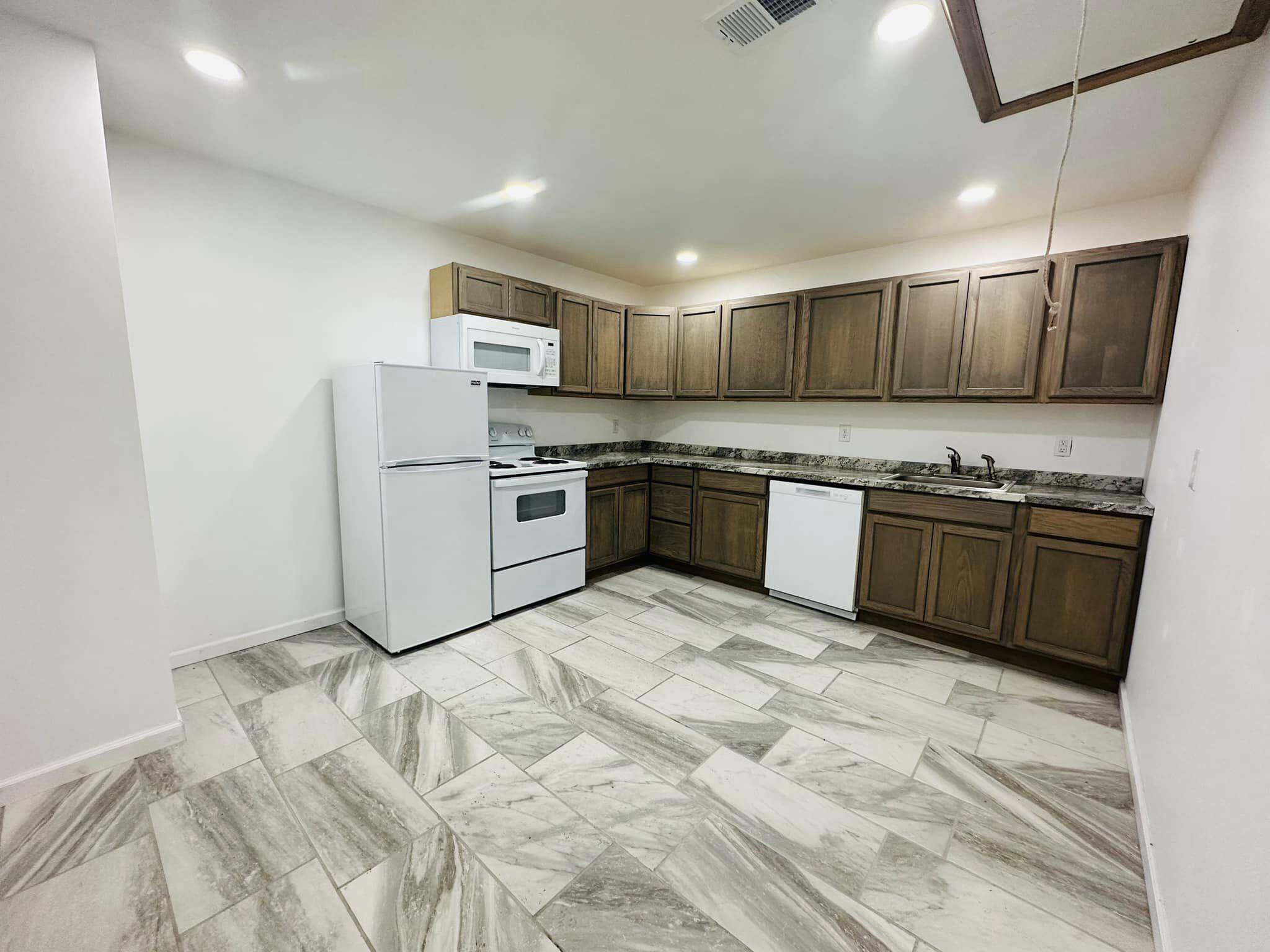 DEFUNIAK SPRINGS TOWN OF - Residential Lease