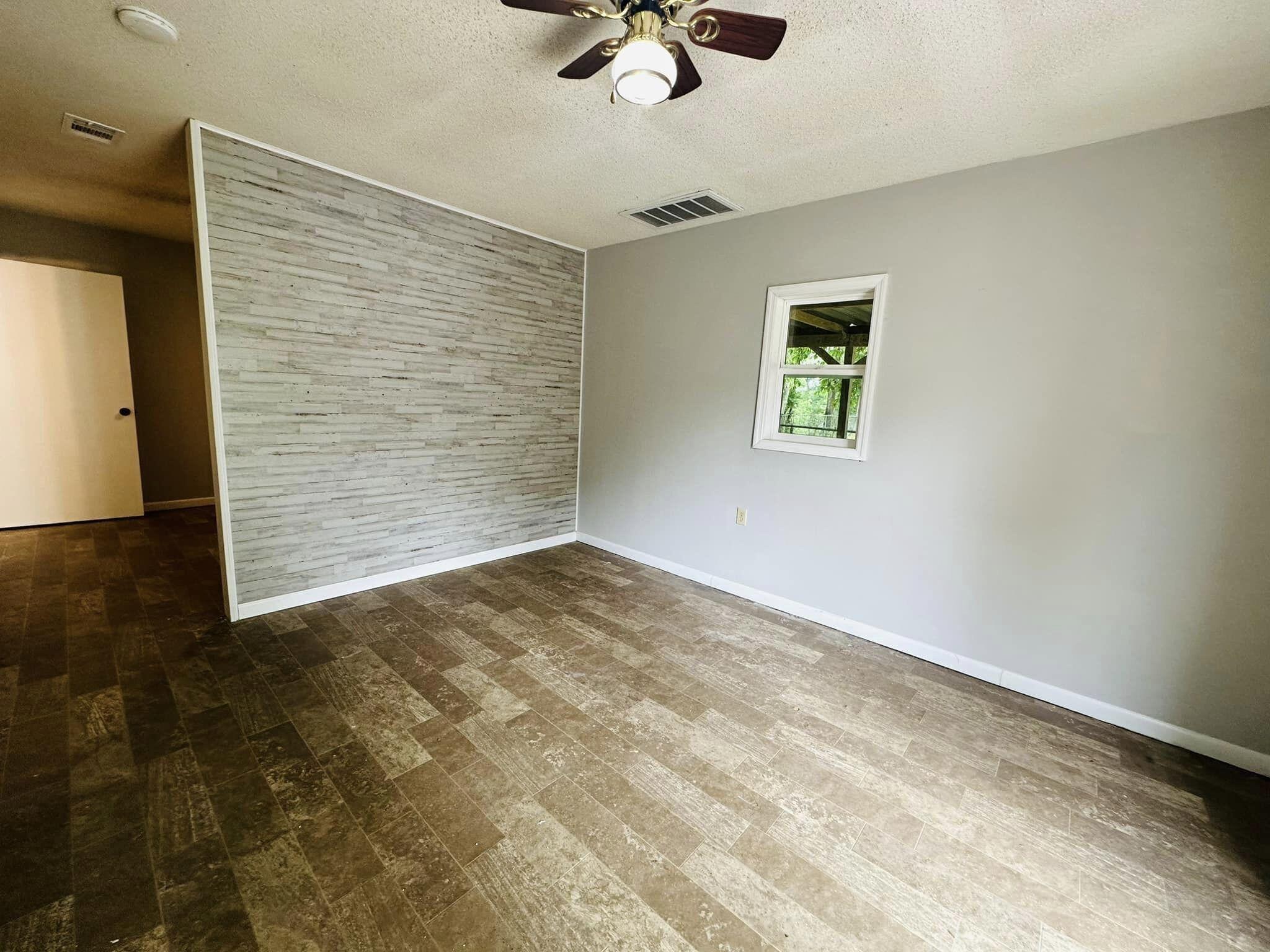 DEFUNIAK SPRINGS TOWN OF - Residential Lease