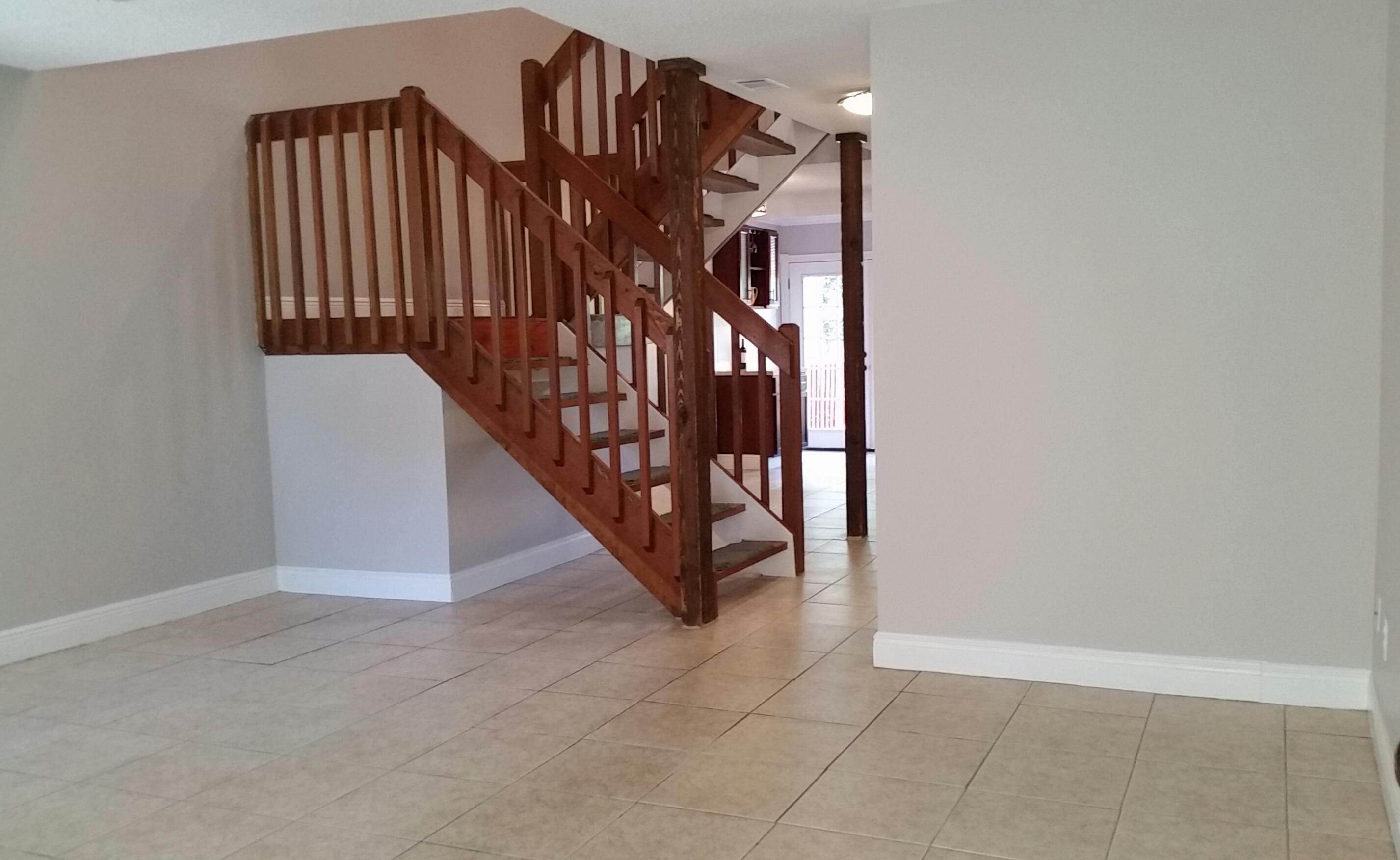 COLONIAL WOODS T/H - Residential