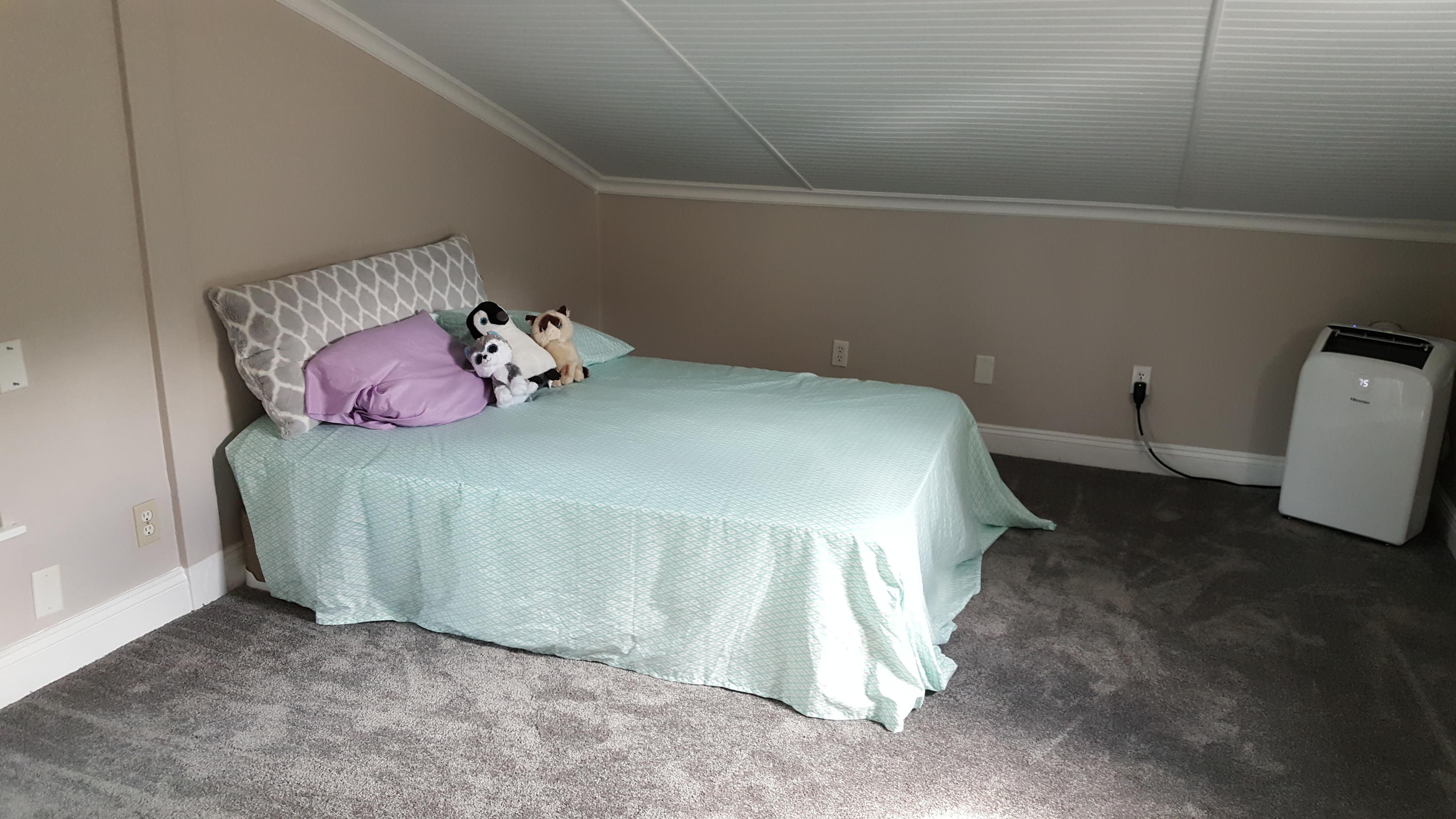 COLONIAL WOODS T/H - Residential