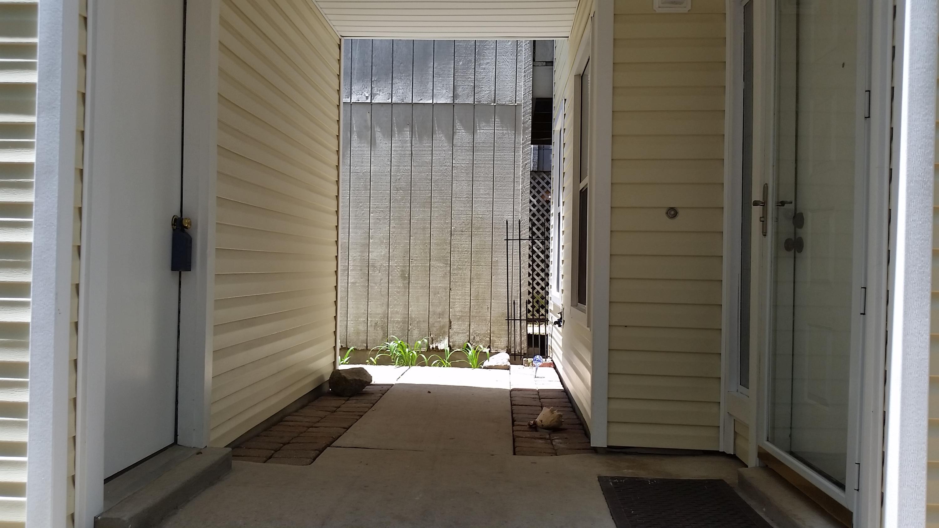 COLONIAL WOODS T/H - Residential