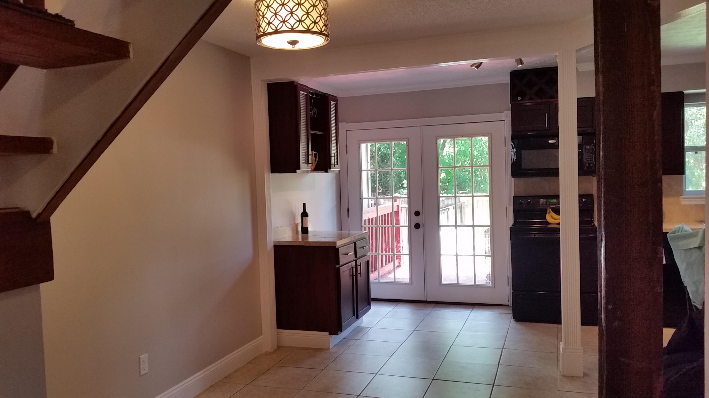 COLONIAL WOODS T/H - Residential