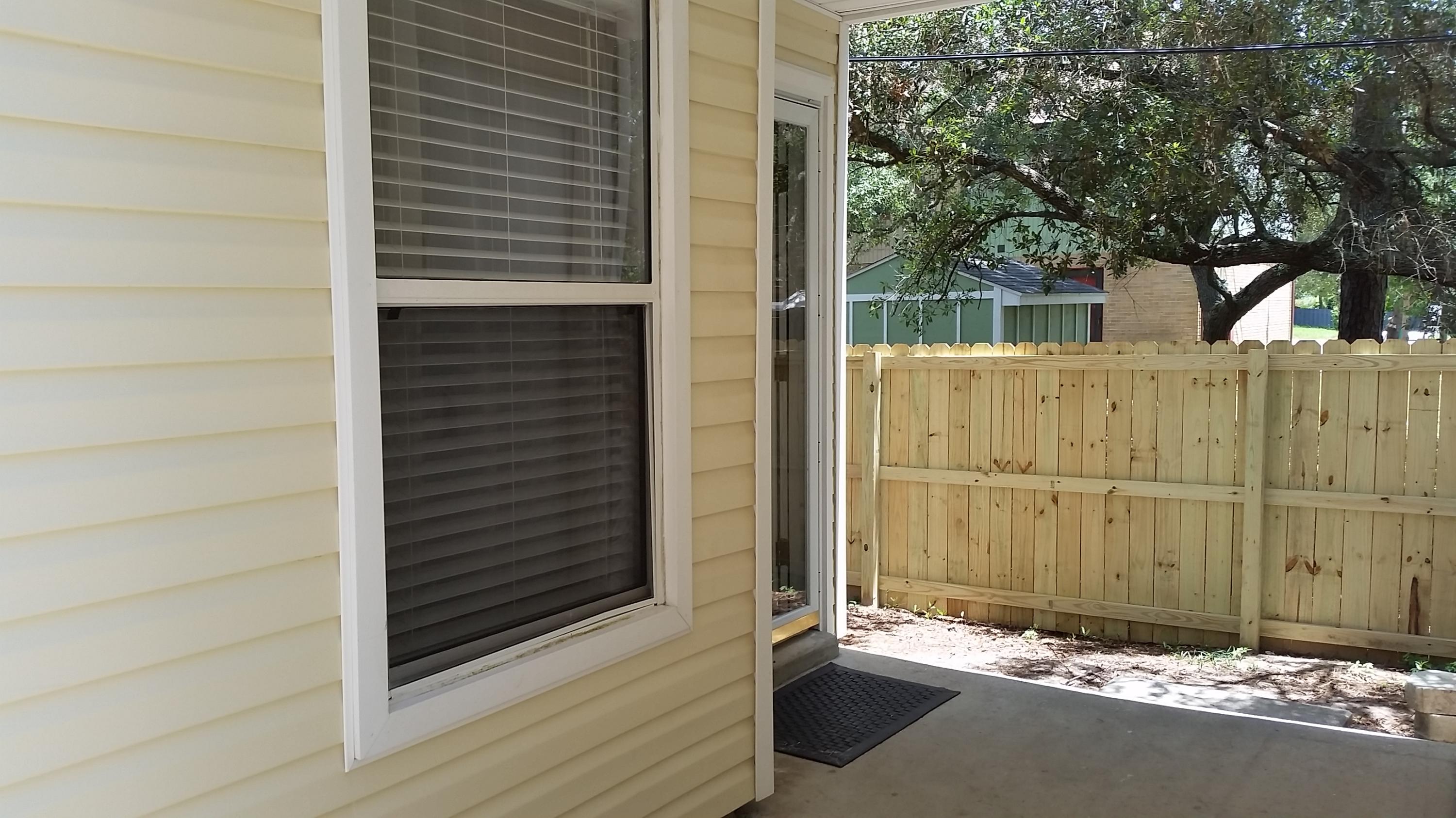 COLONIAL WOODS T/H - Residential