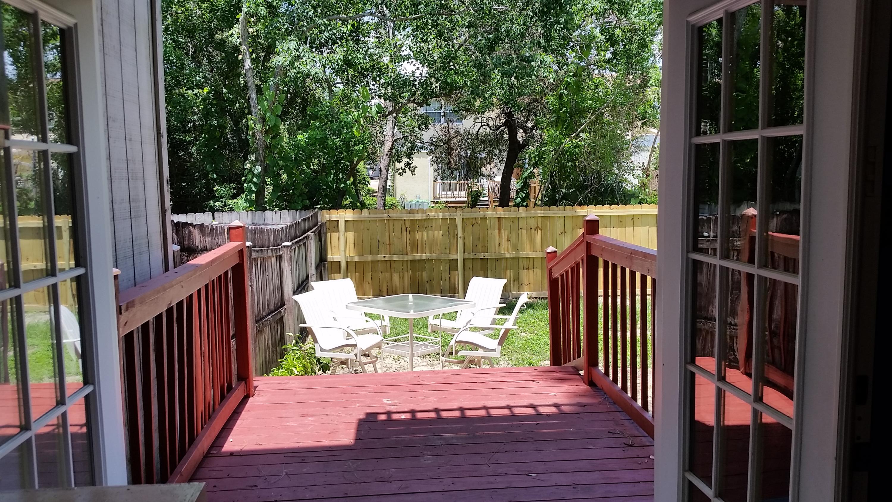 COLONIAL WOODS T/H - Residential