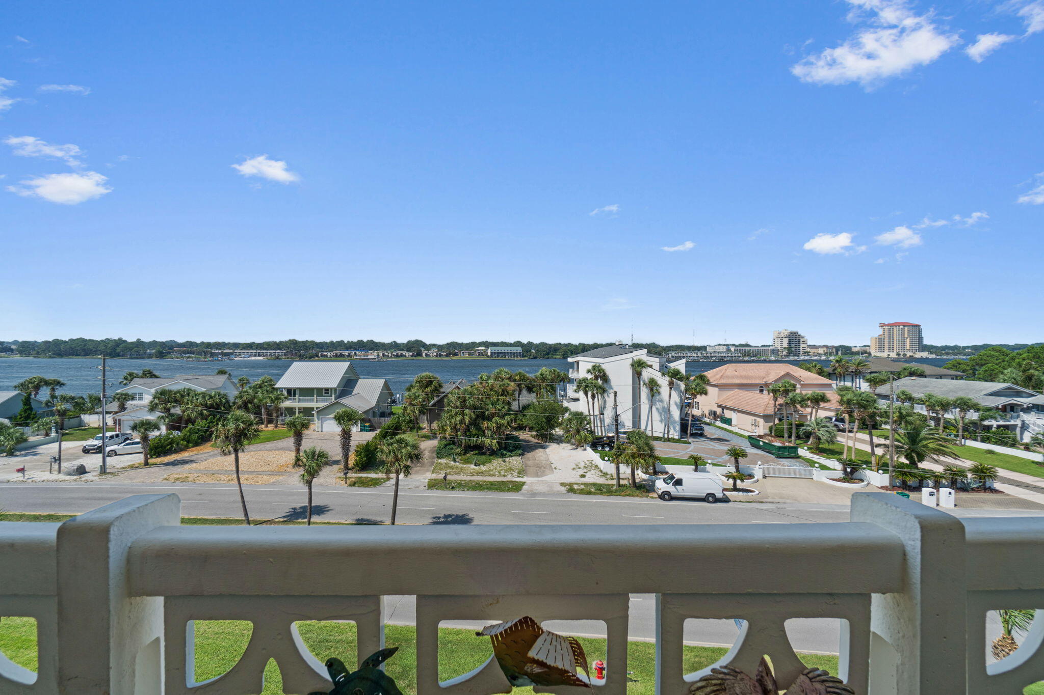 EL MATADOR CONDO - Residential