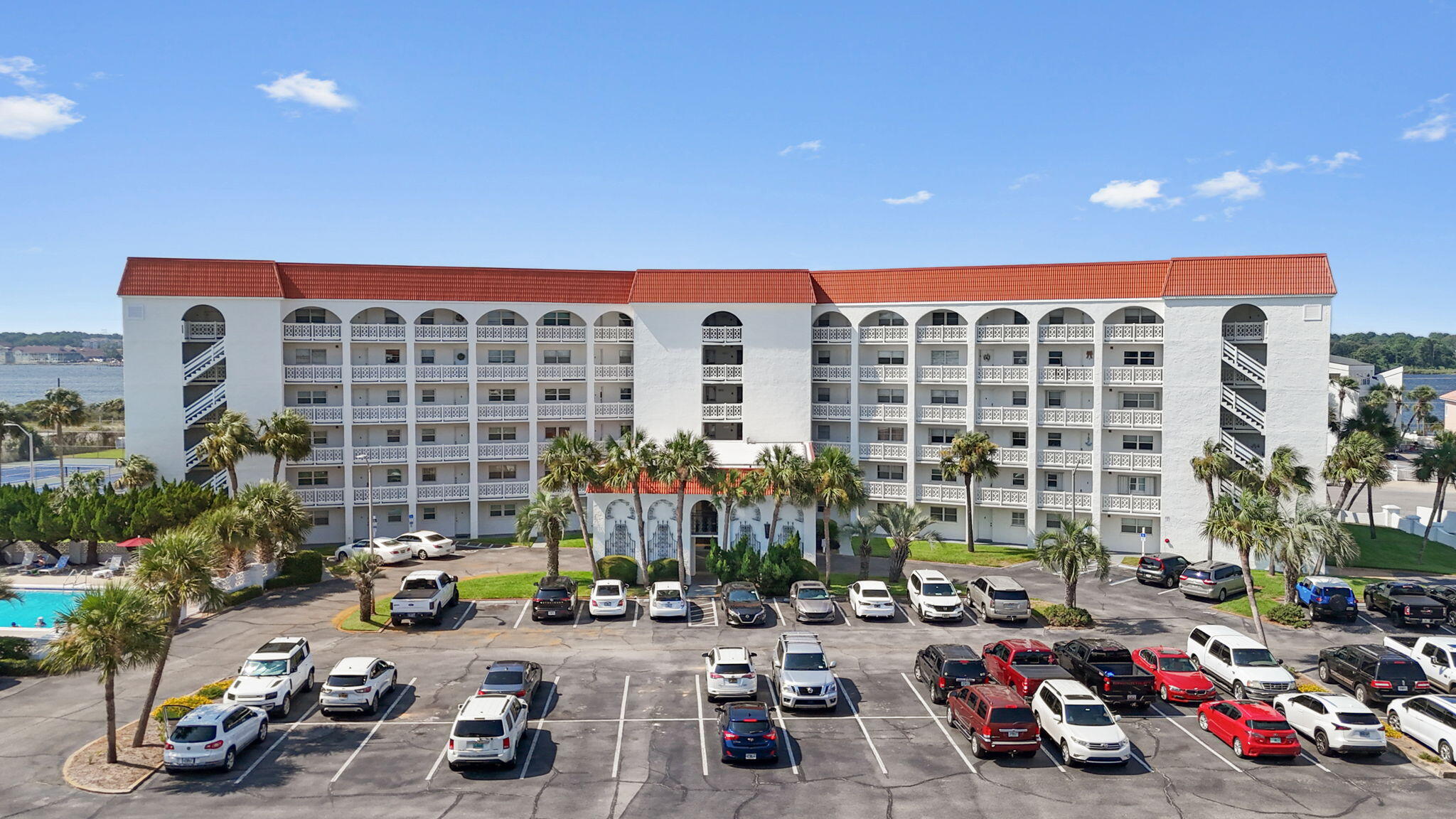 EL MATADOR CONDO - Residential