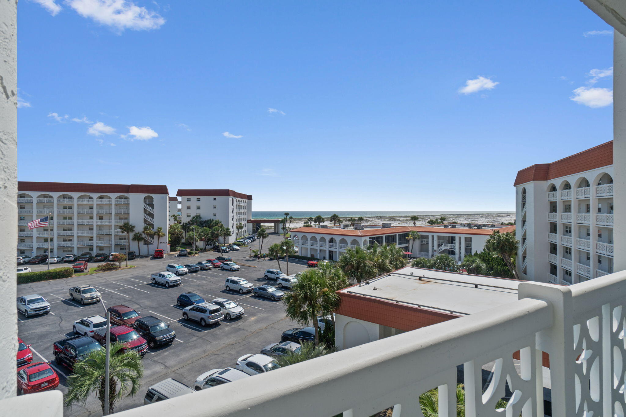 EL MATADOR CONDO - Residential