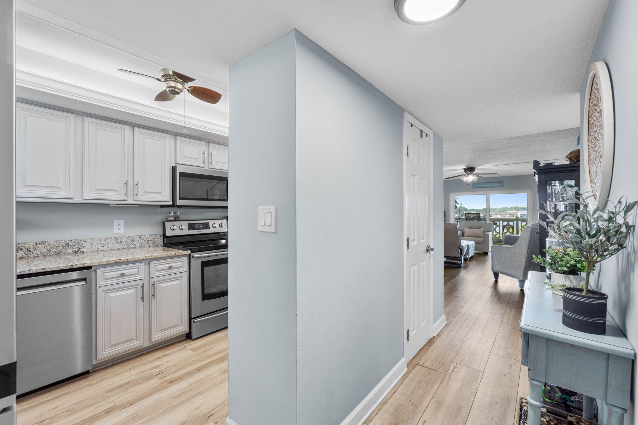 EL MATADOR CONDO - Residential