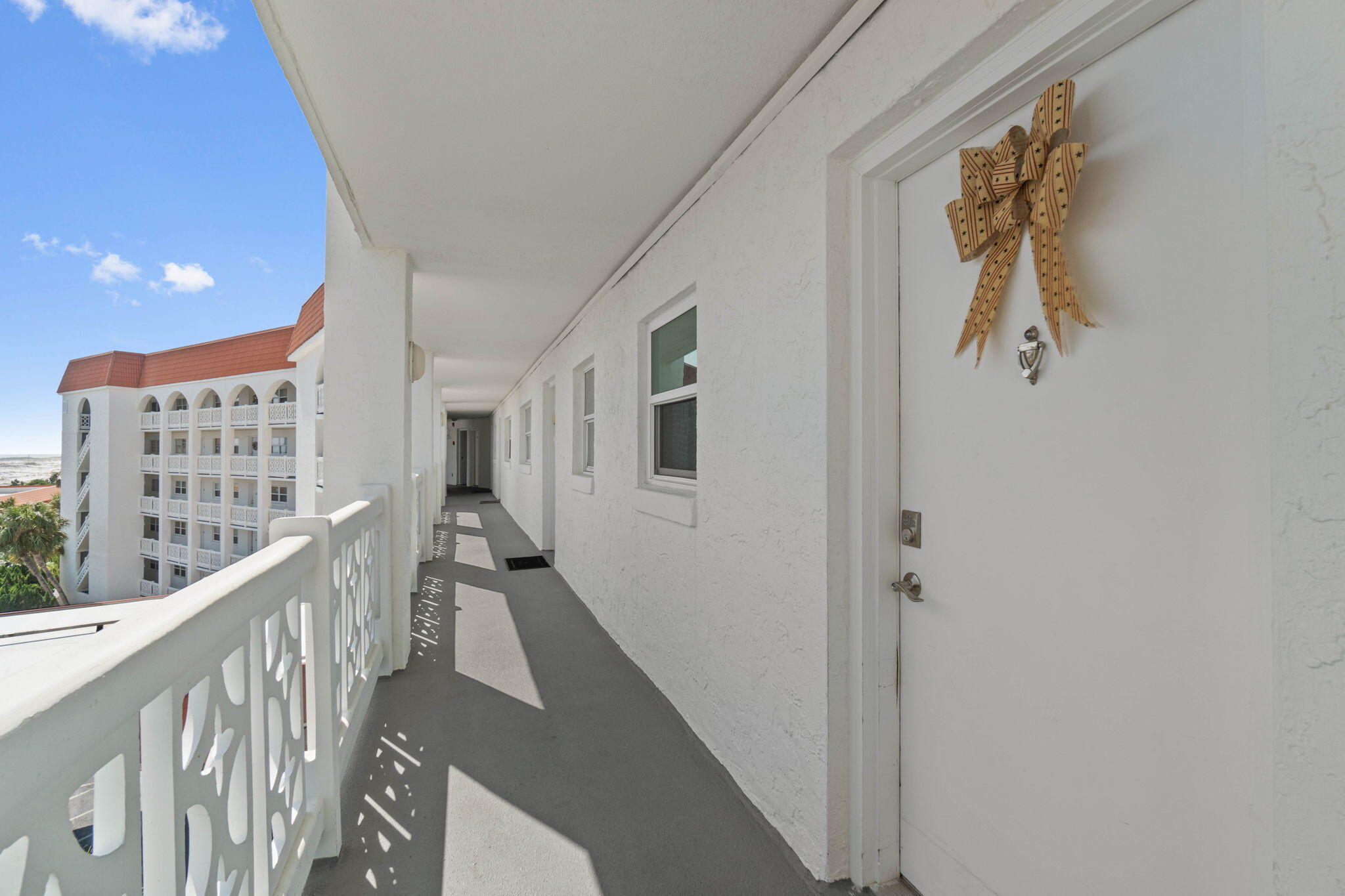 EL MATADOR CONDO - Residential