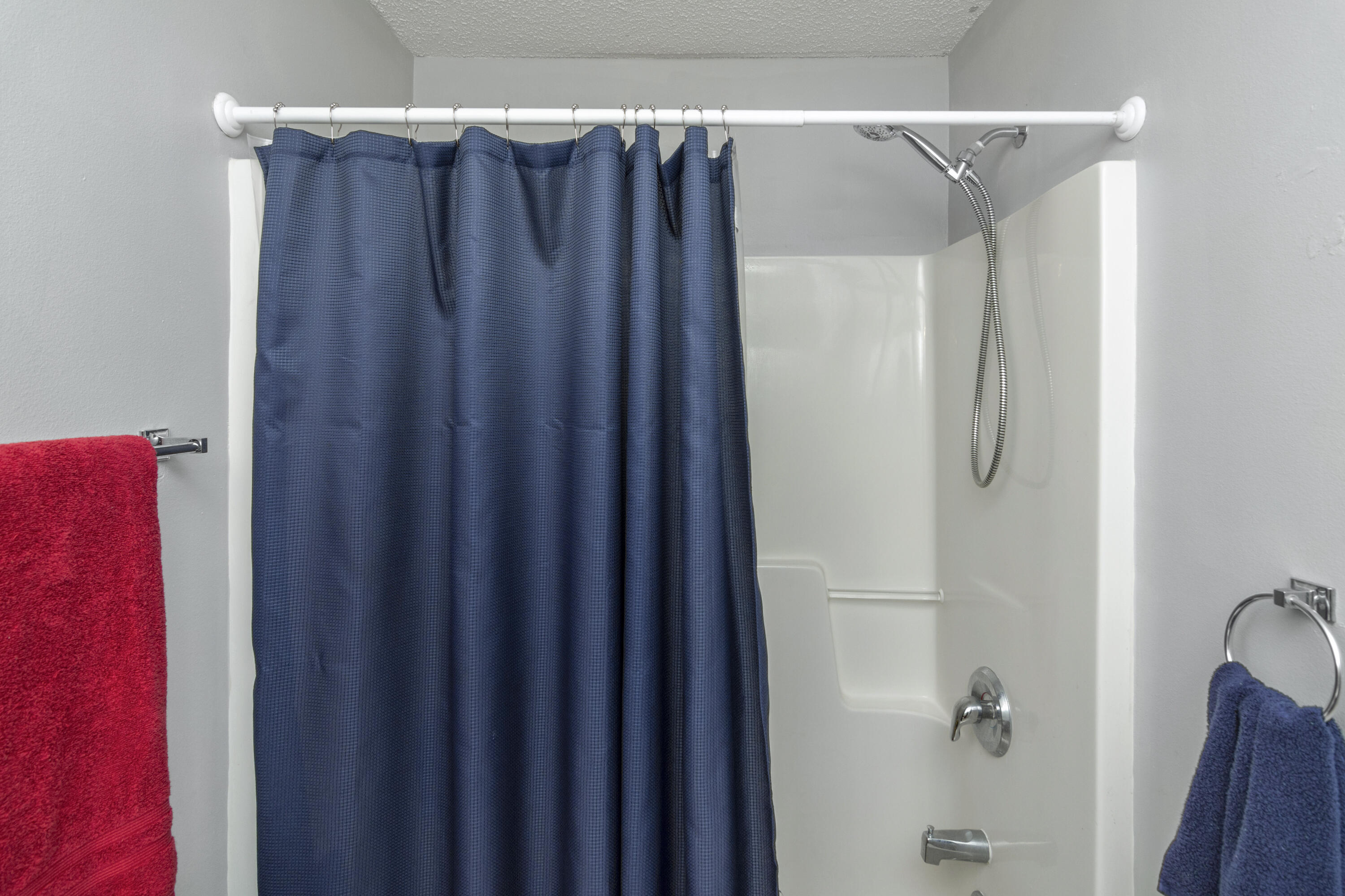 ROLLING PINES - Residential