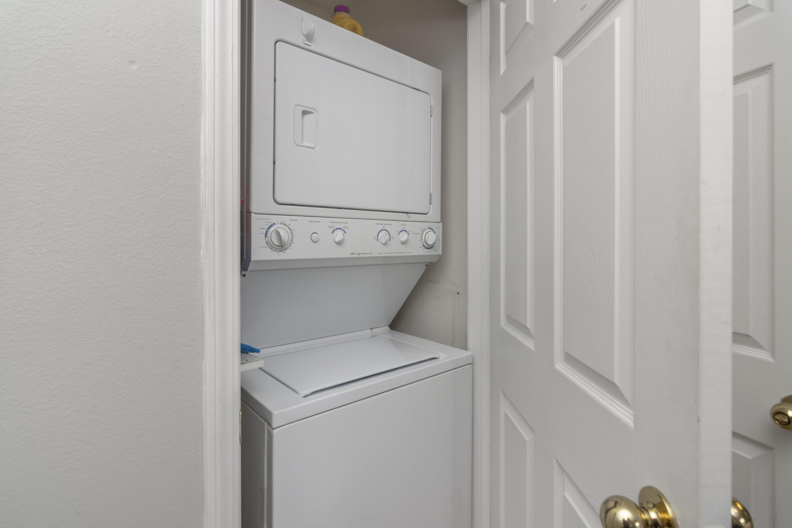 ROLLING PINES - Residential