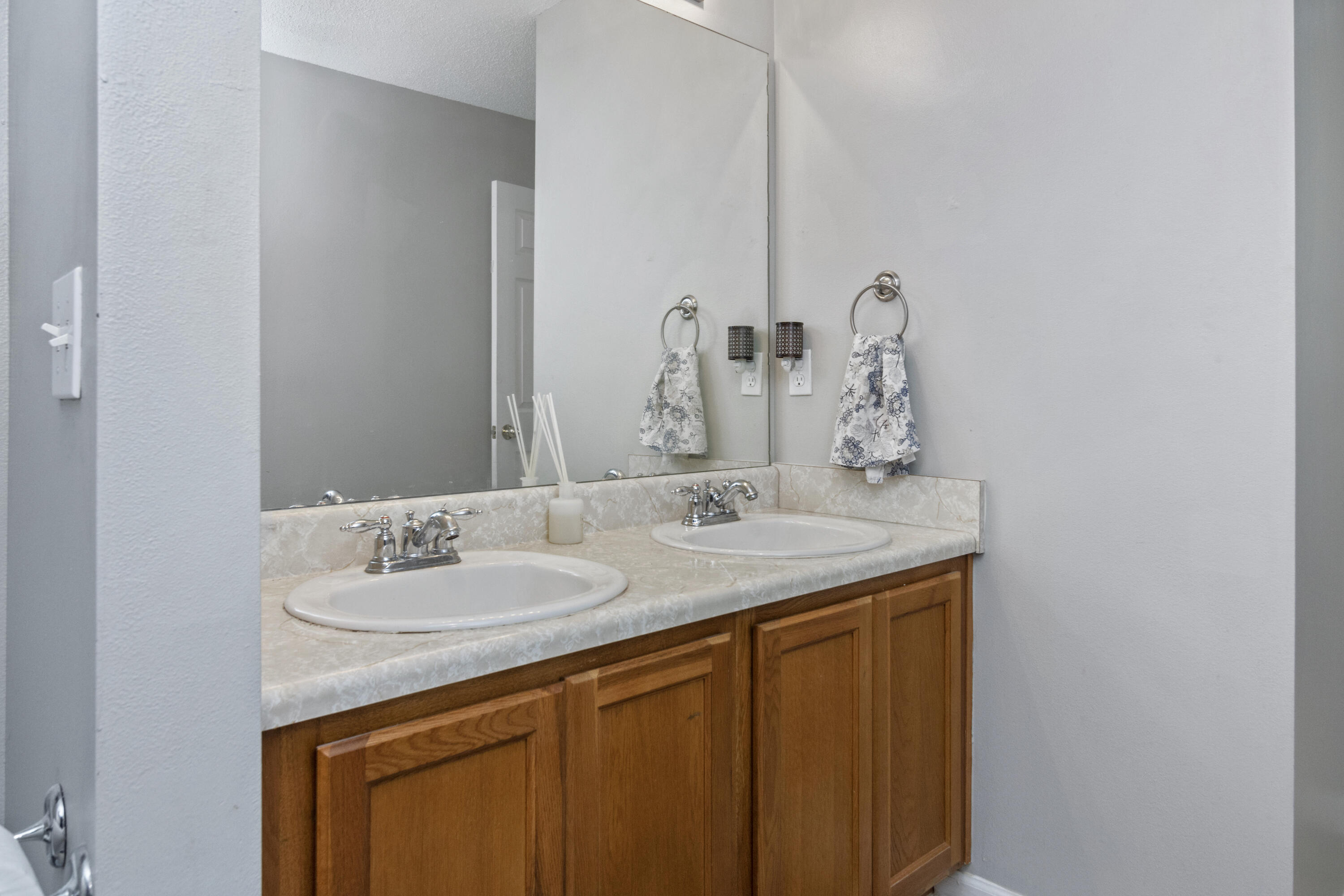 ROLLING PINES - Residential