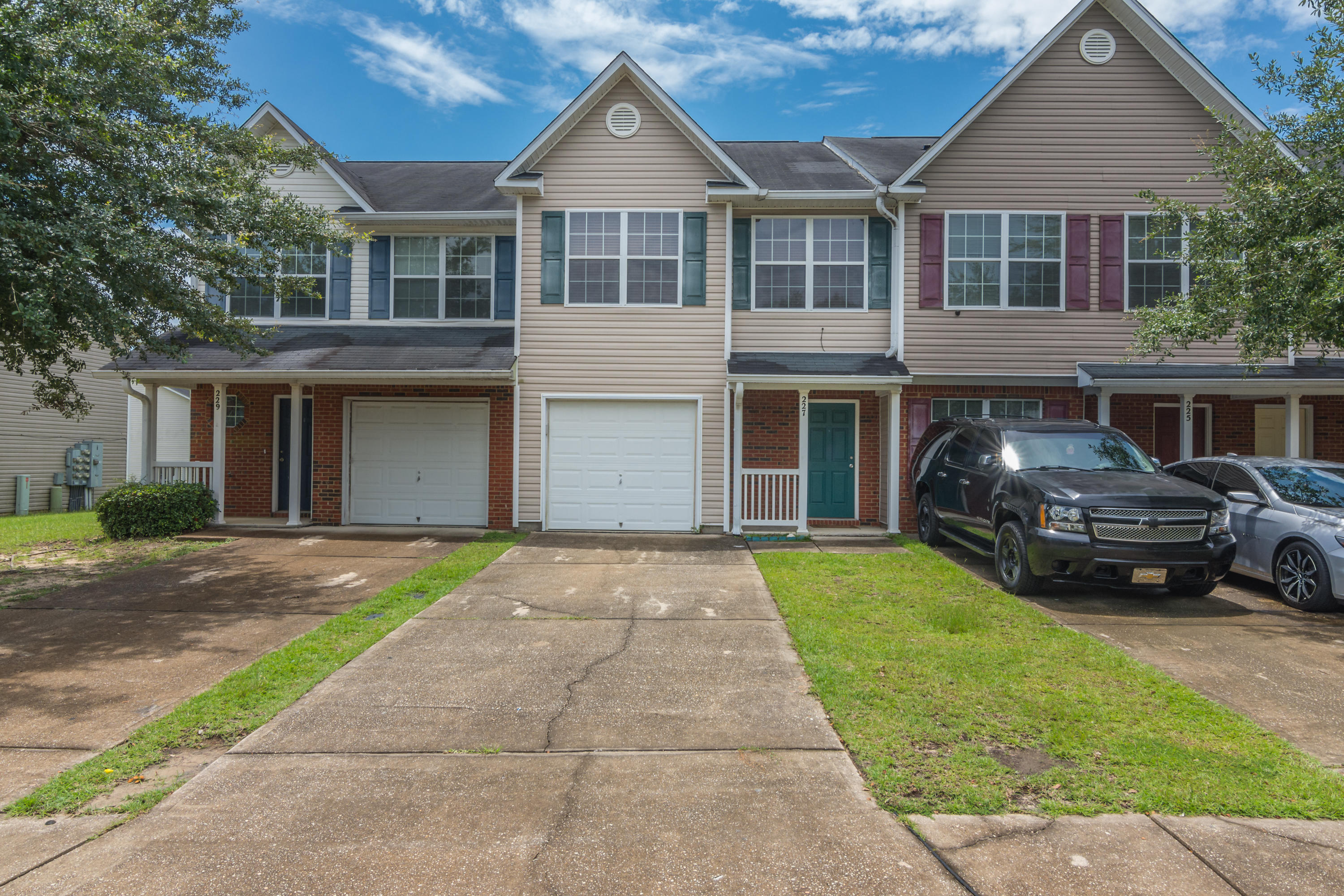 ROLLING PINES - Residential