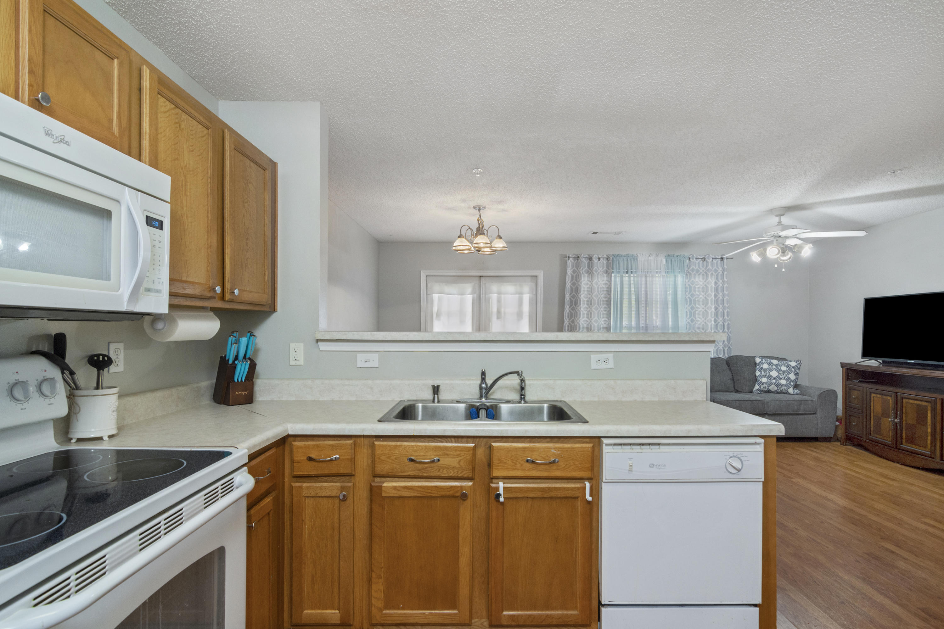 ROLLING PINES - Residential