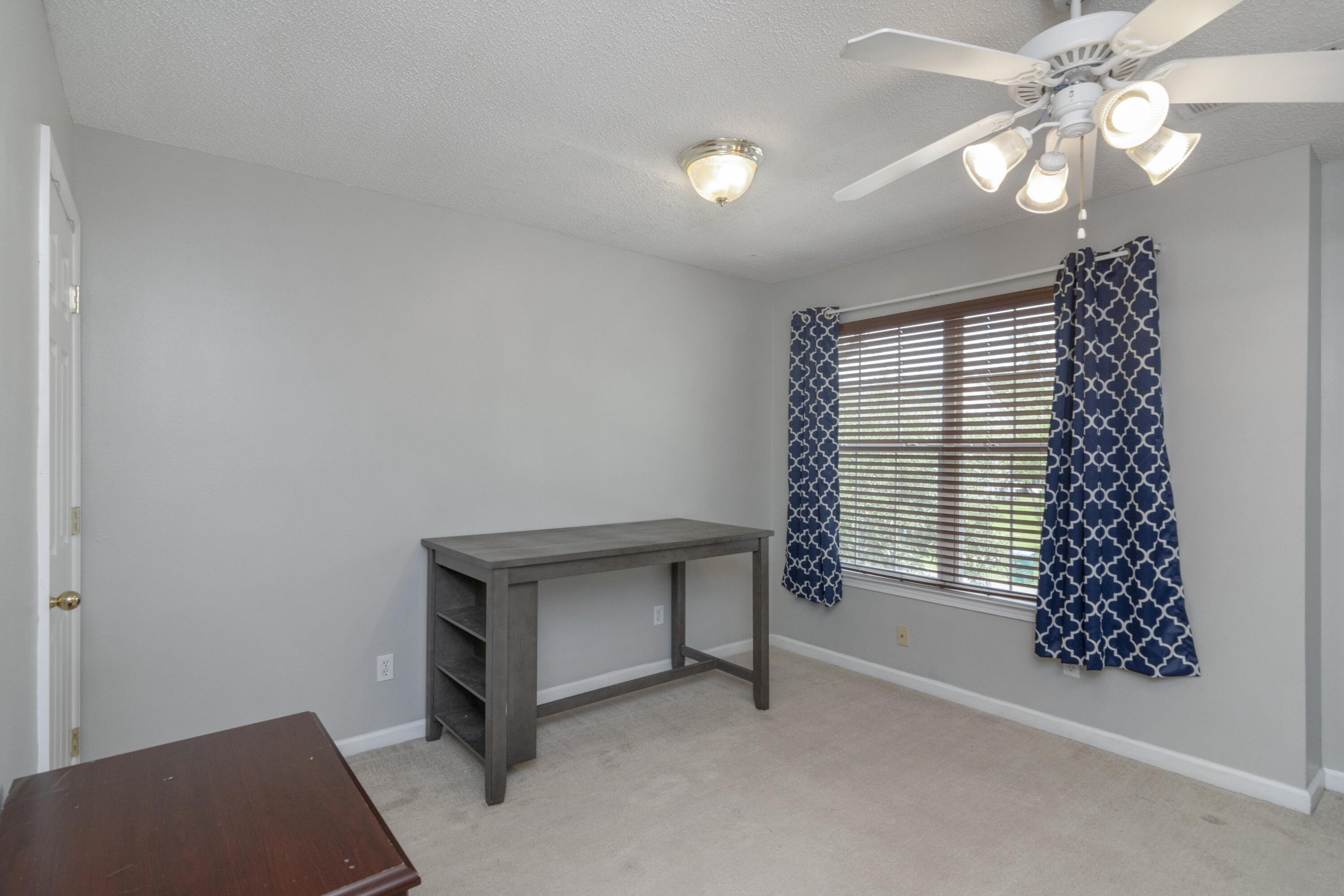 ROLLING PINES - Residential