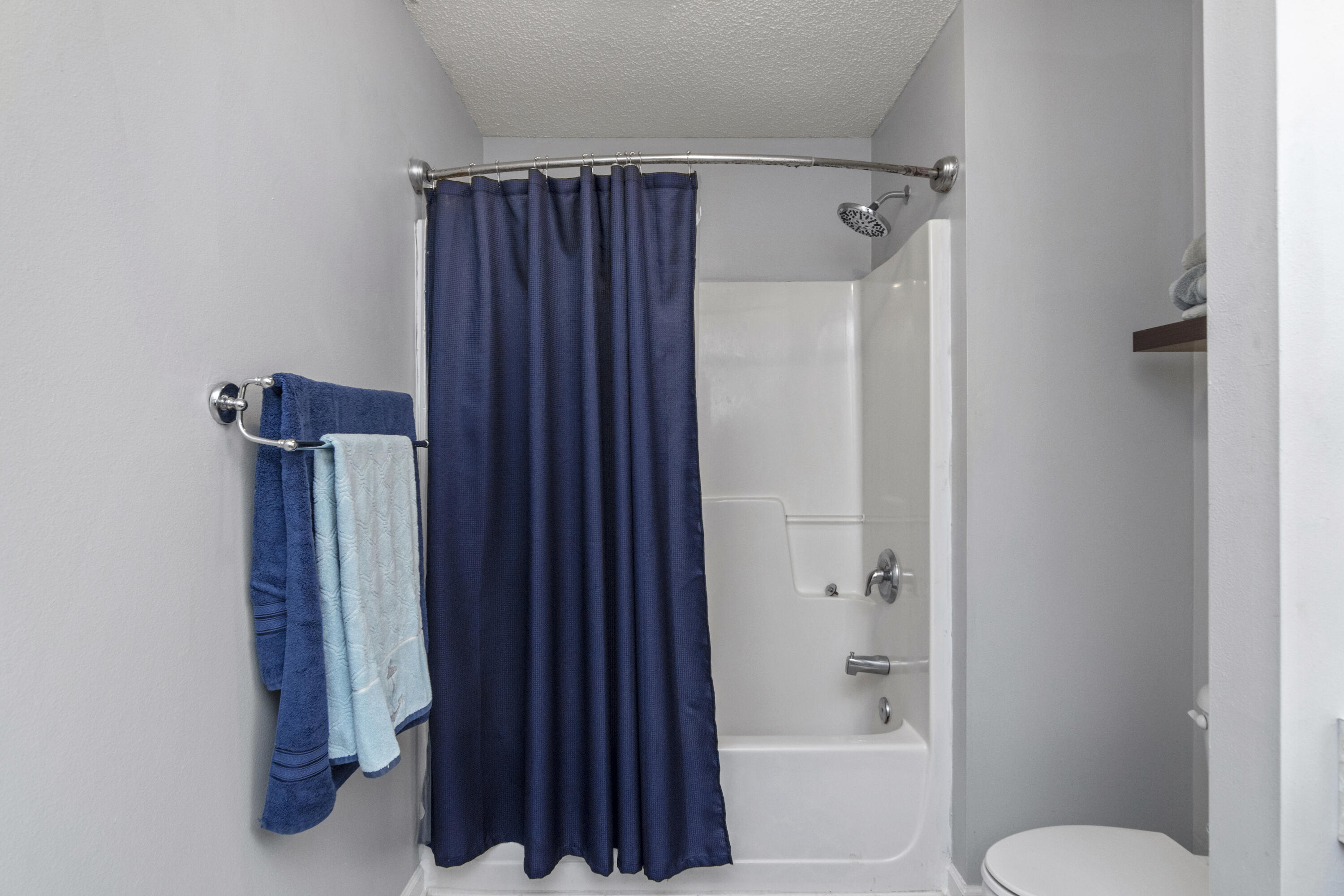 ROLLING PINES - Residential