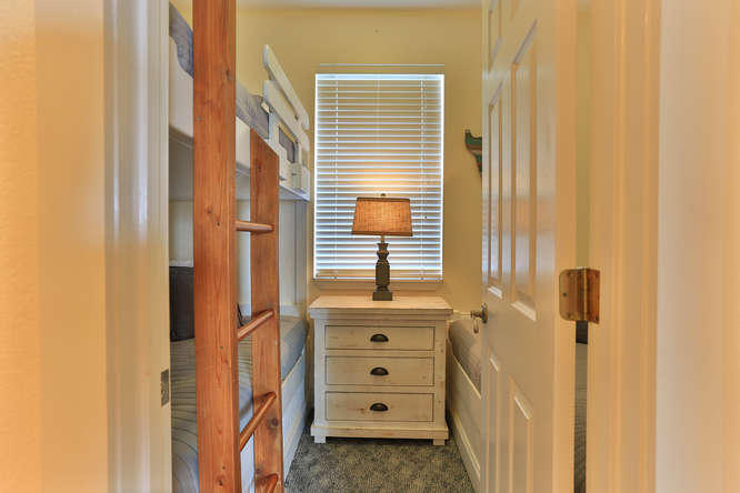 SEASHORE VILLAGE PH 3 - Residential