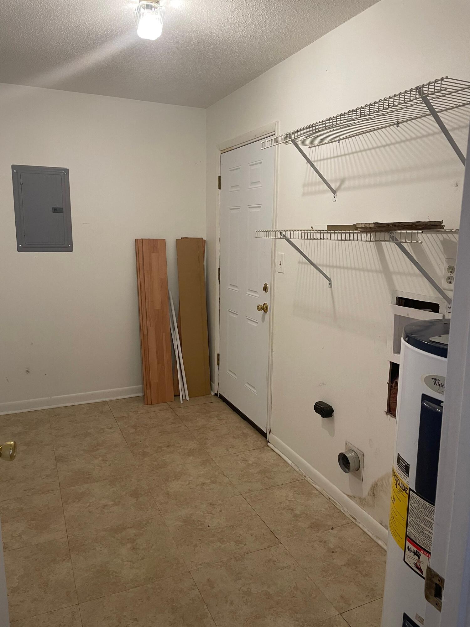 MARY ESTHER-INTR - Residential Lease